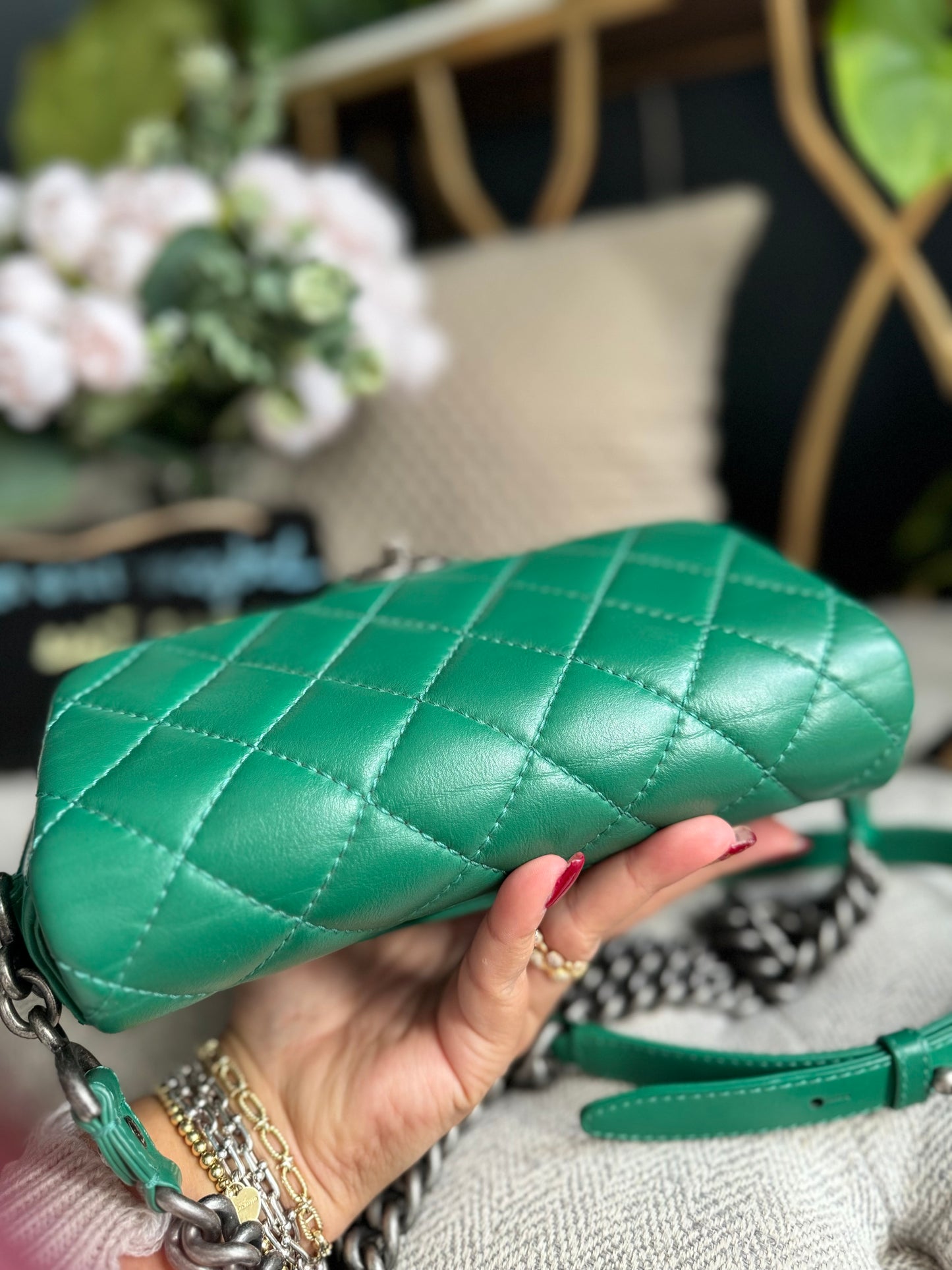 Chanel Rock My Shoulder Flap Green Quilted Calfskin/ Naturally Grained Sheepskin Inner Lining/MAR -Métal Aged Ruthenium Hardware (SN 24221601)