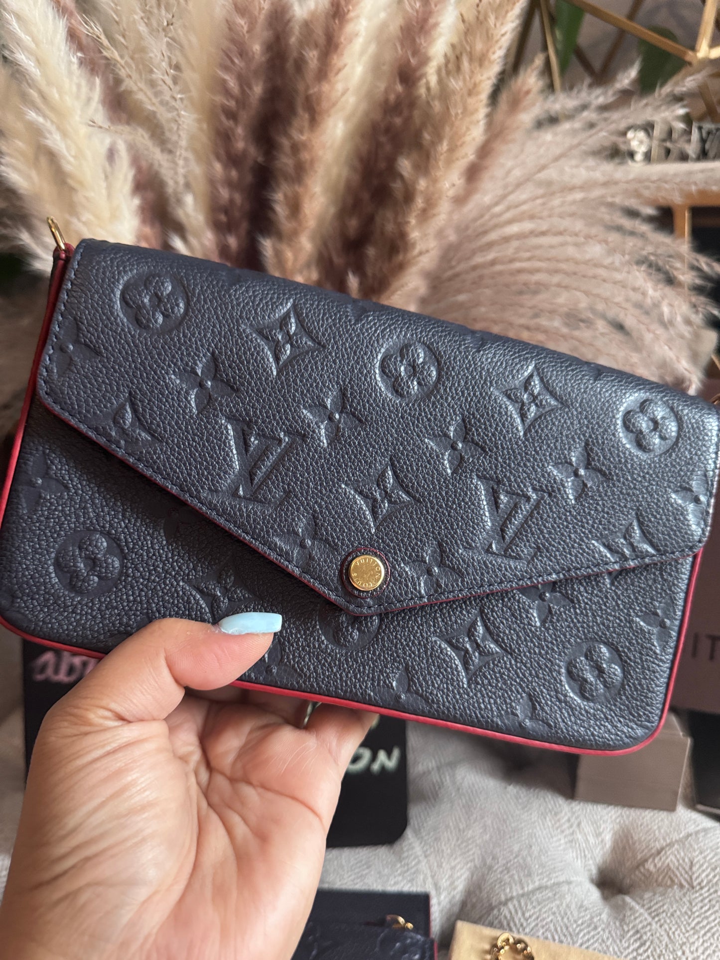 Louis Vuitton Pochette Felicie in Empreinte Marine Rouge