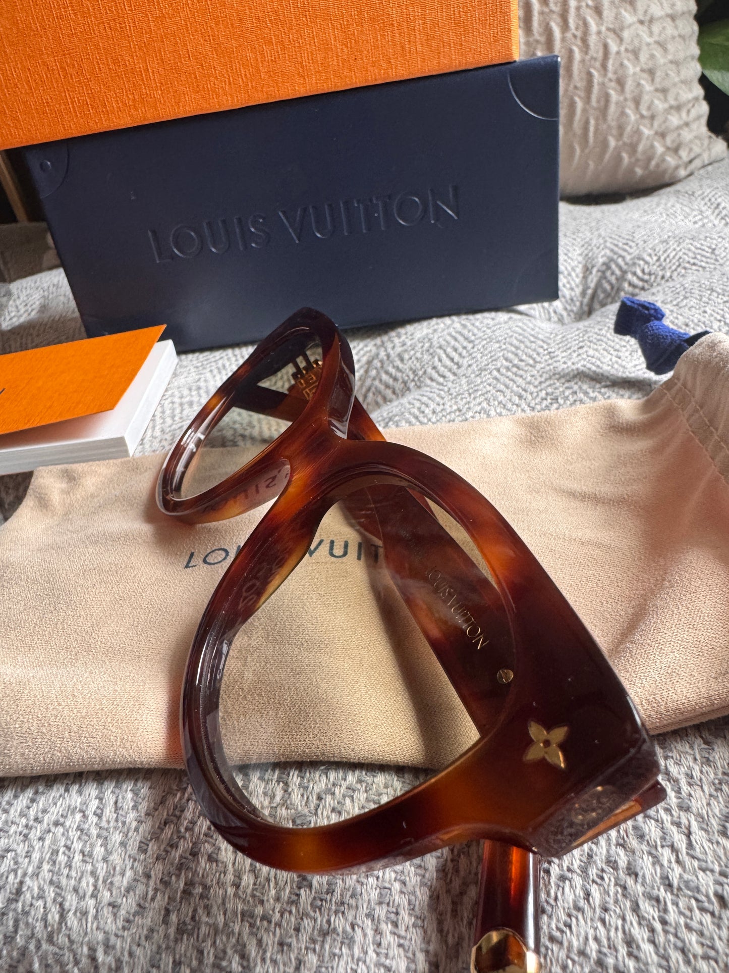 Louis Vuitton Sunnies