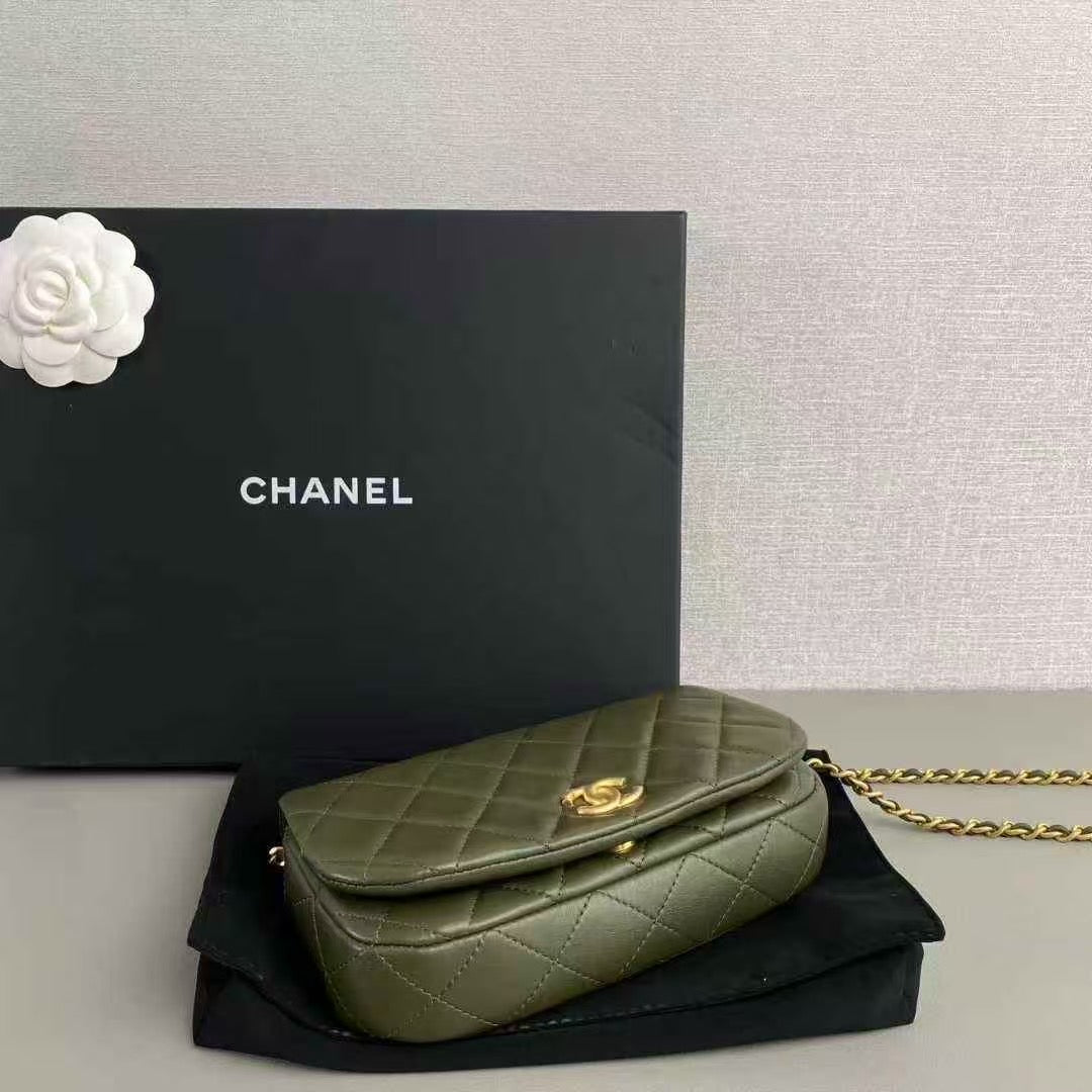 FOR PREORDER ONLY-Chanel Halfmoon Mini