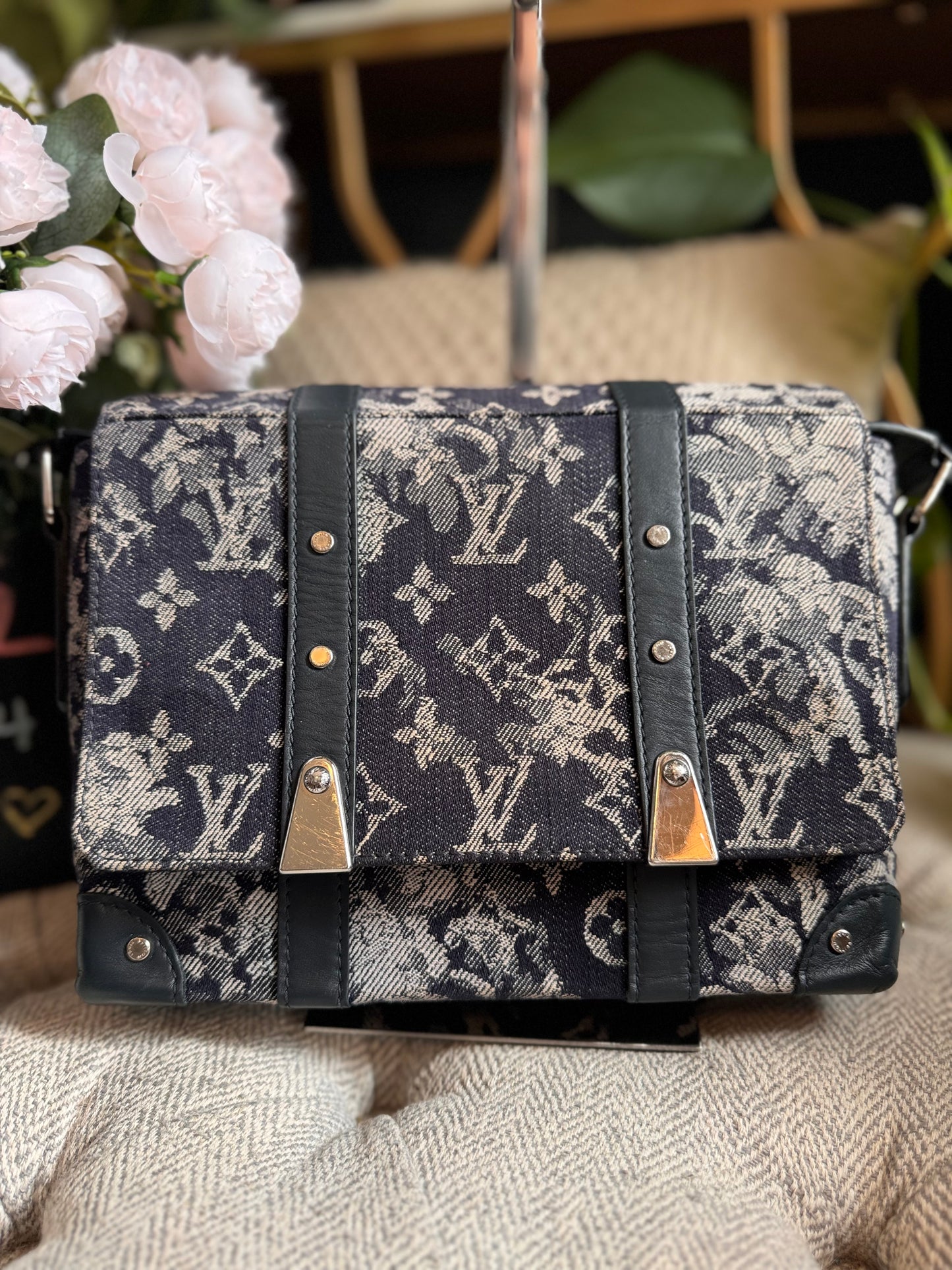 LOUIS VUITTON MESSENGER TRUNK BAG MONOGRAM TAPESTRY BANDOULIERE BAG