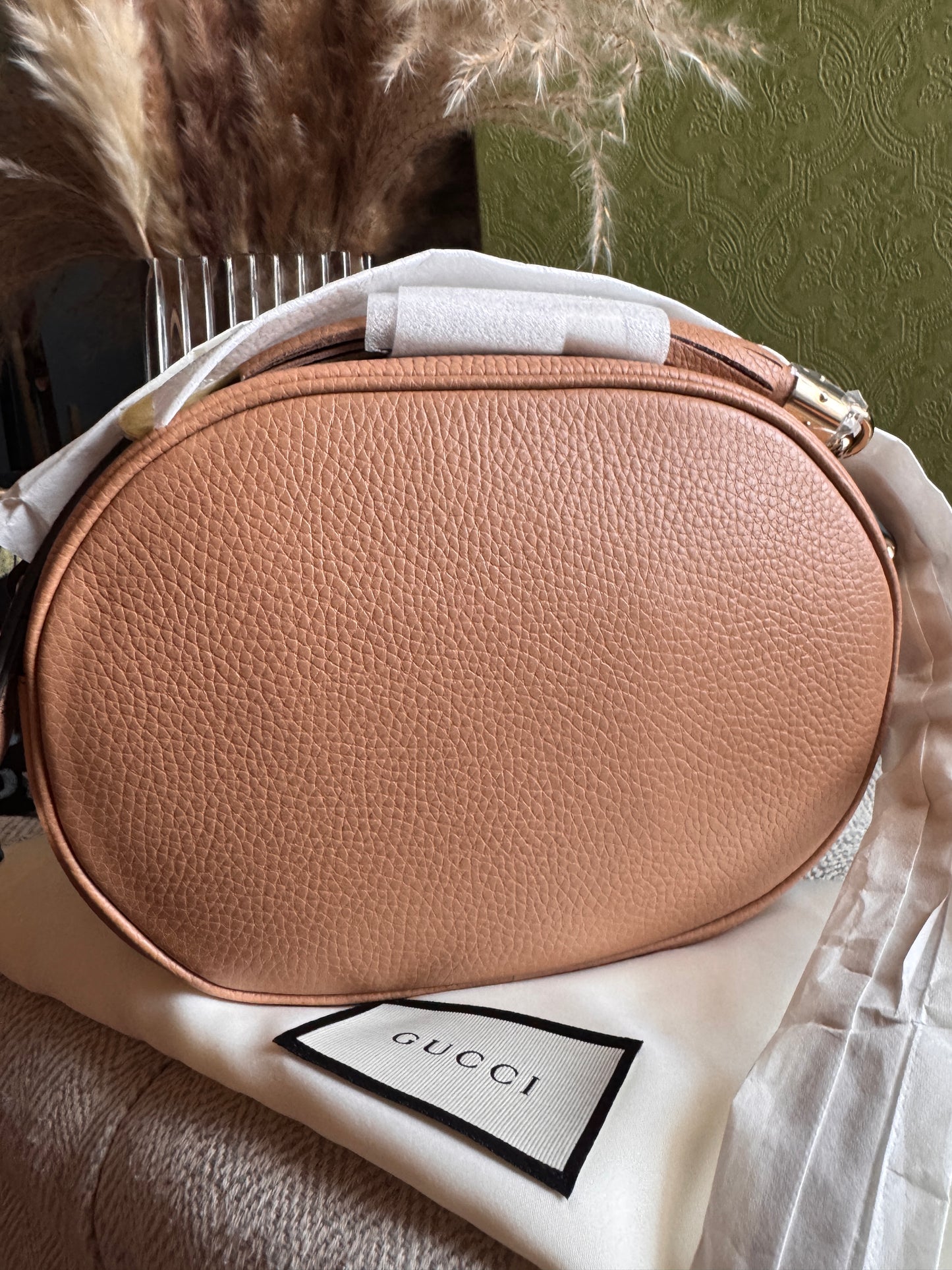 GUCCI
Pebbled Calfskin Oval Soho Shoulder Bag Beige Camelia