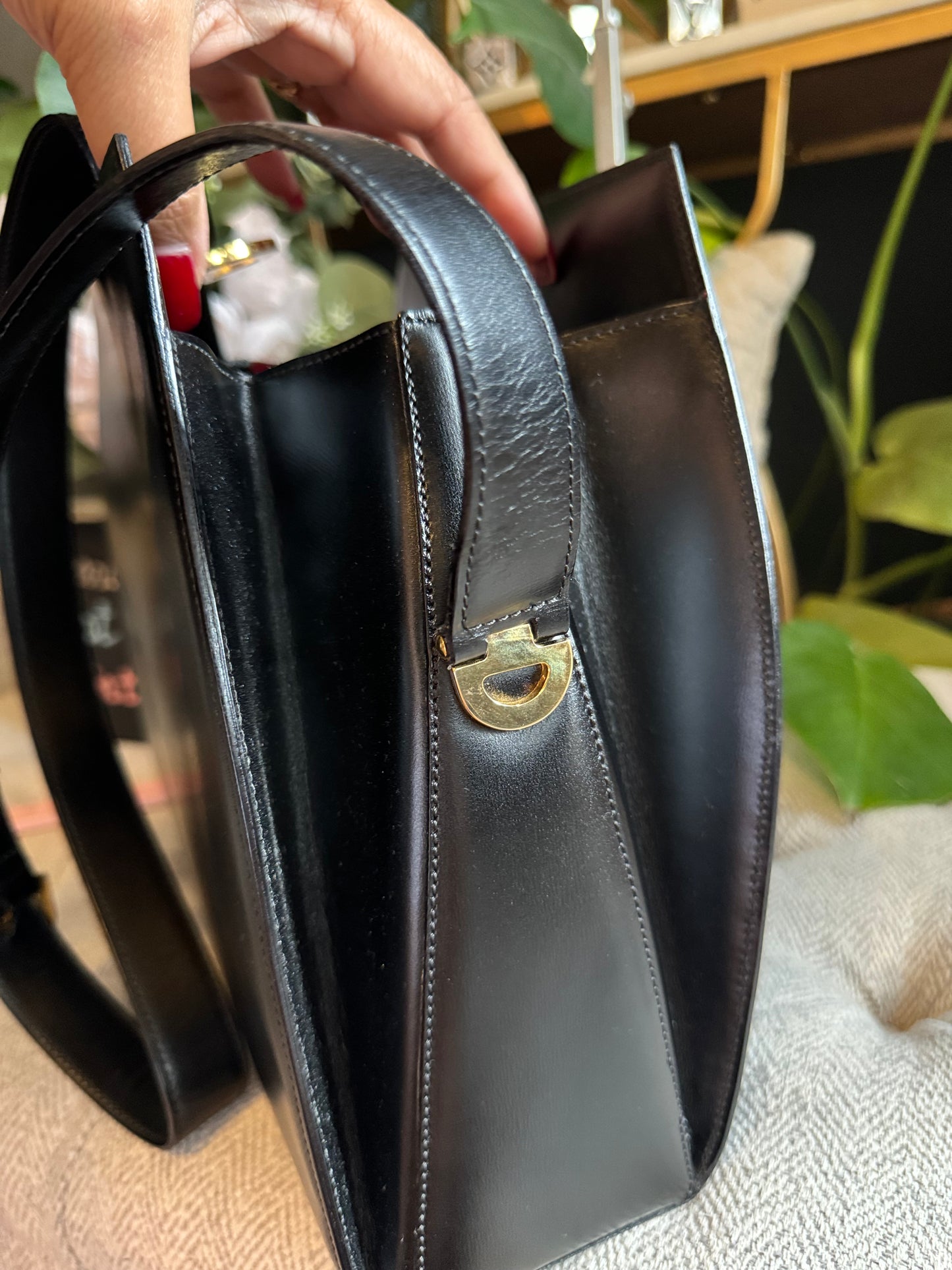 Celine Vintage Crossbody/Shoulder bag in Black, Gold Hardware