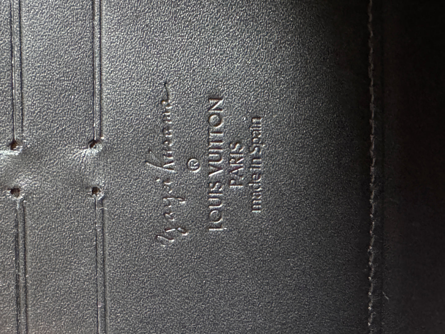 Louis Vuitton Limited Edition Kusama Zippy Wallet in Vernis