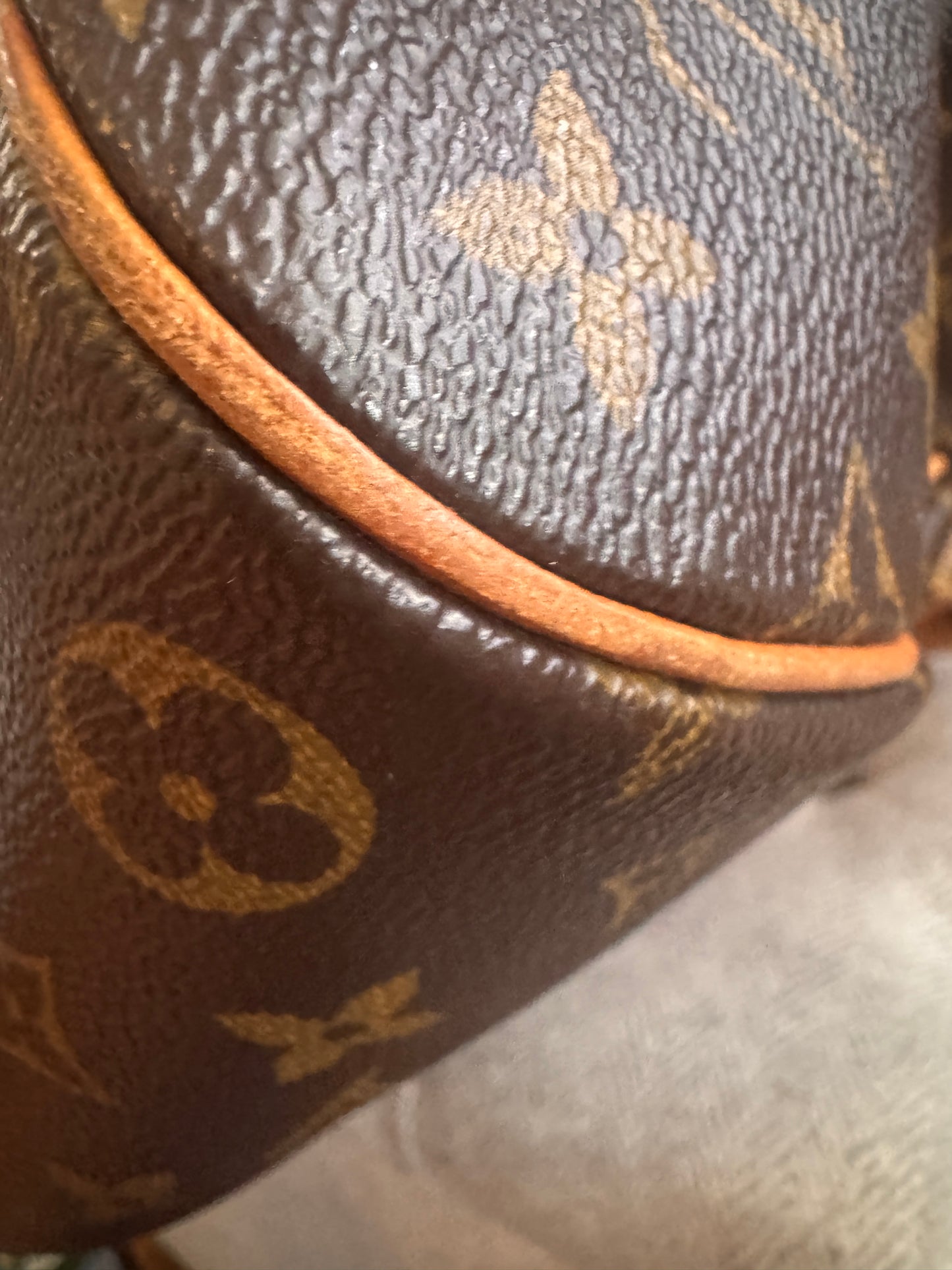 Louis Vuitton Vintage Tivoli PM