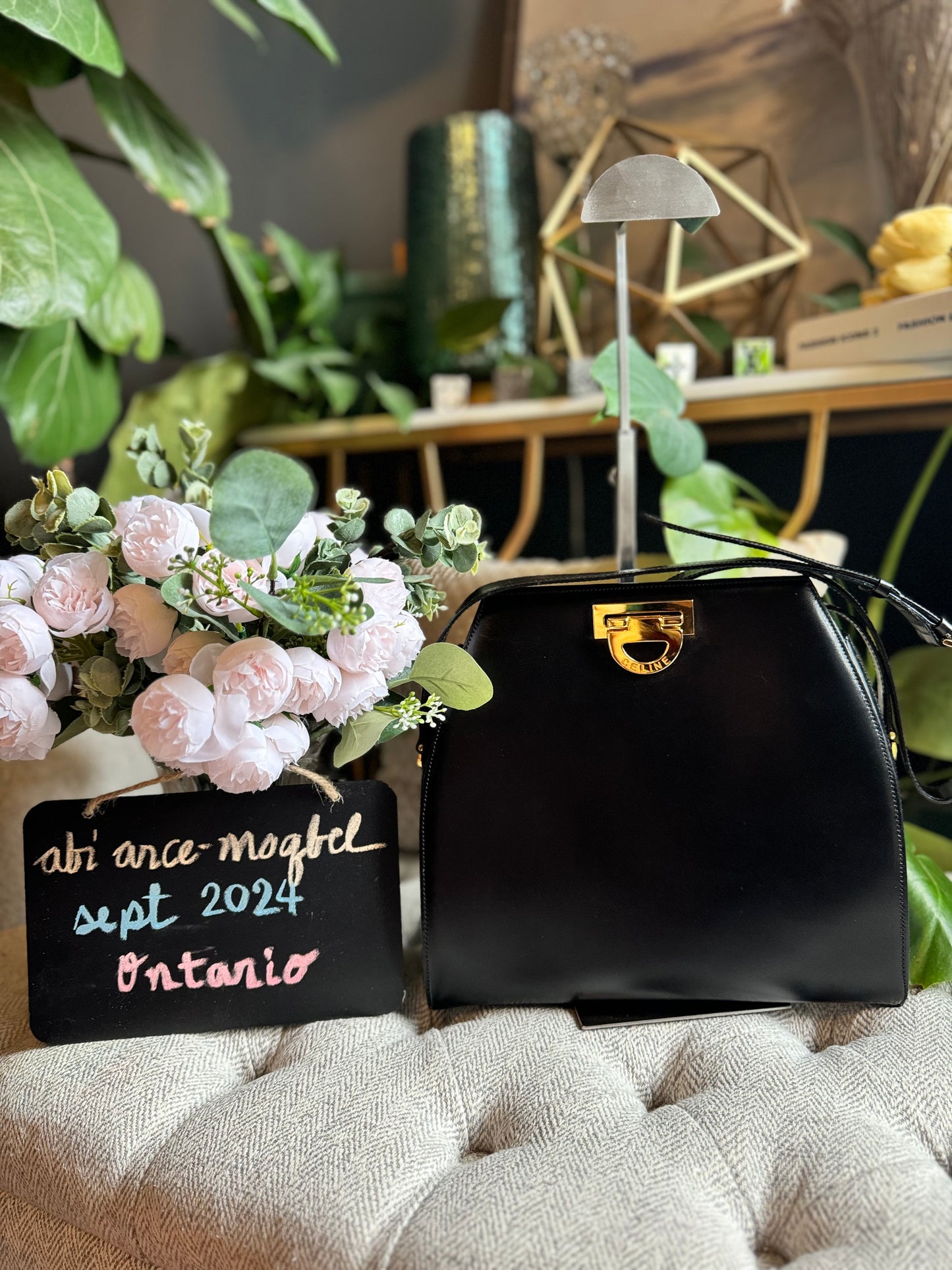 Celine Vintage Crossbody/Shoulder bag in Black, Gold Hardware