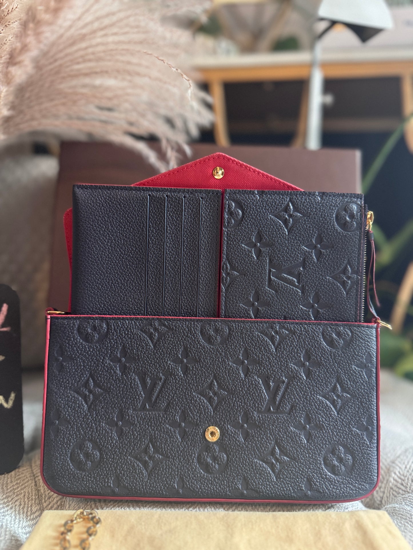 Louis Vuitton Pochette Felicie in Empreinte Marine Rouge
