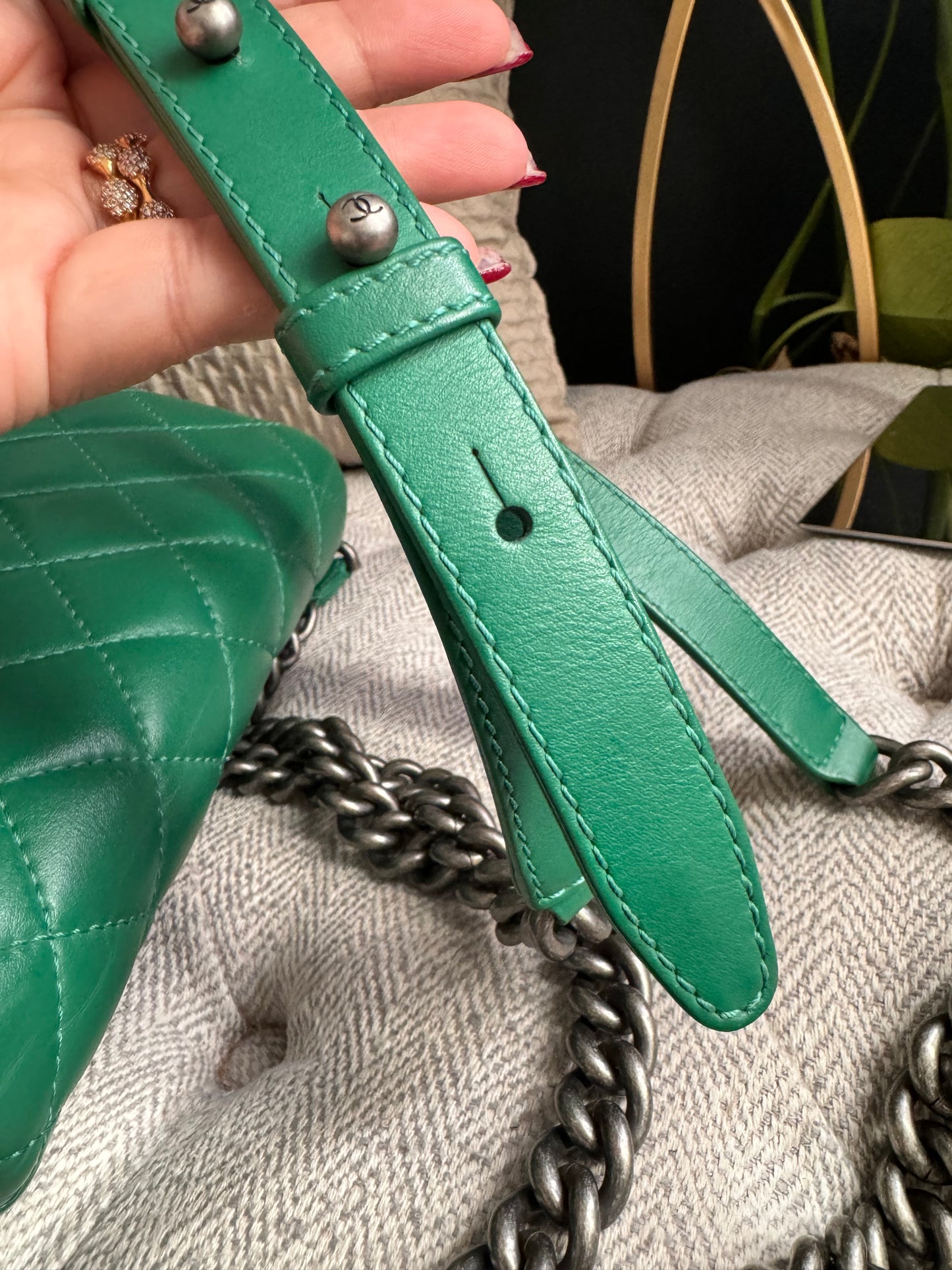 Chanel Rock My Shoulder Flap Green Quilted Calfskin/ Naturally Grained Sheepskin Inner Lining/MAR -Métal Aged Ruthenium Hardware (SN 24221601)