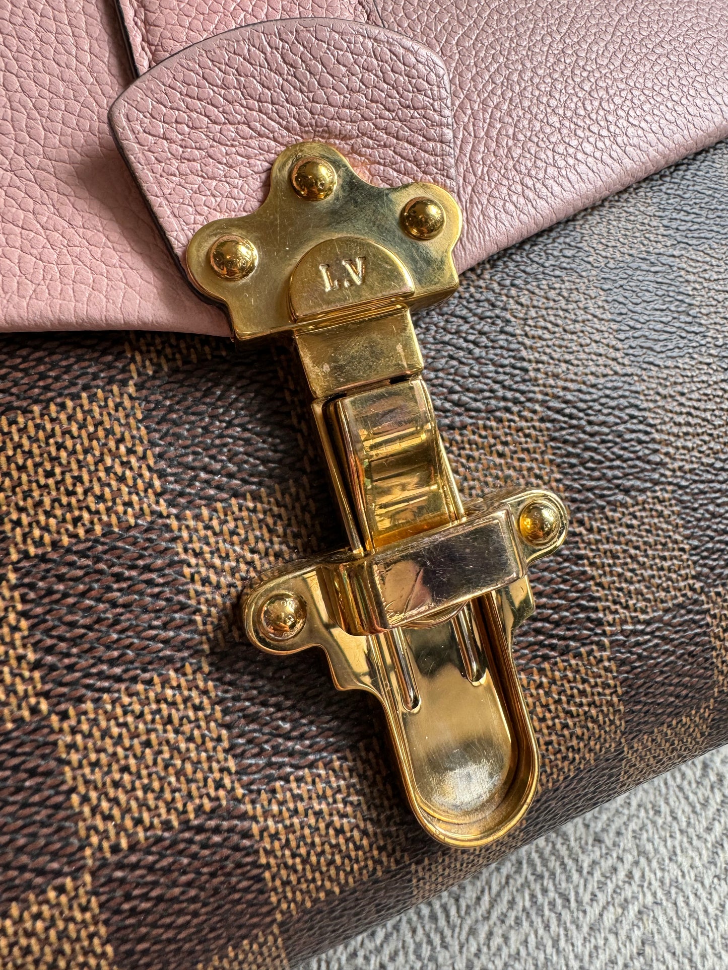Louis Vuitton Clapton in Rose Ballerine