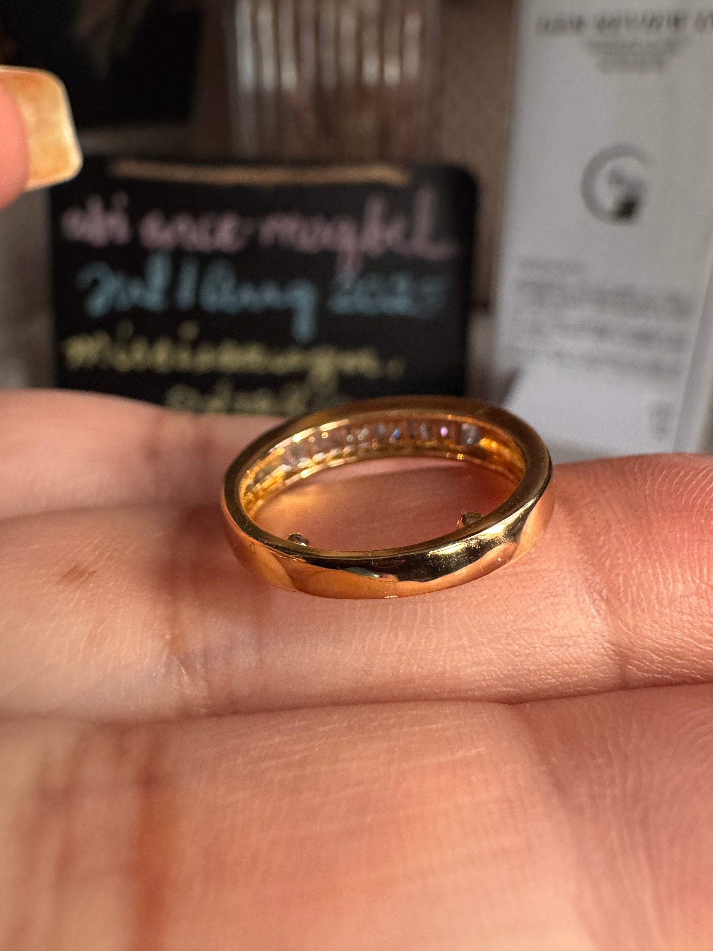 18 k Gold Band with Natural Diamonds