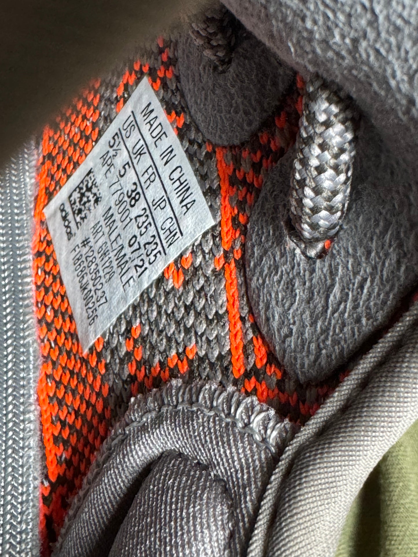 Adidas Yeezy Boost 350 V2