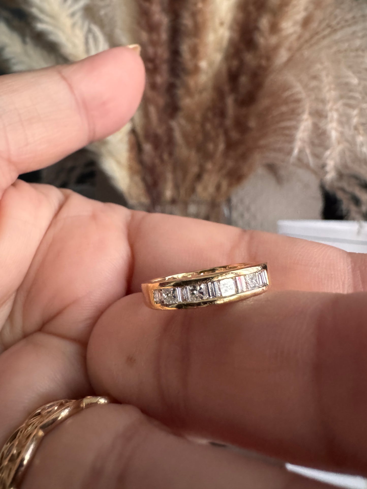 18 k Gold Band with Natural Diamonds