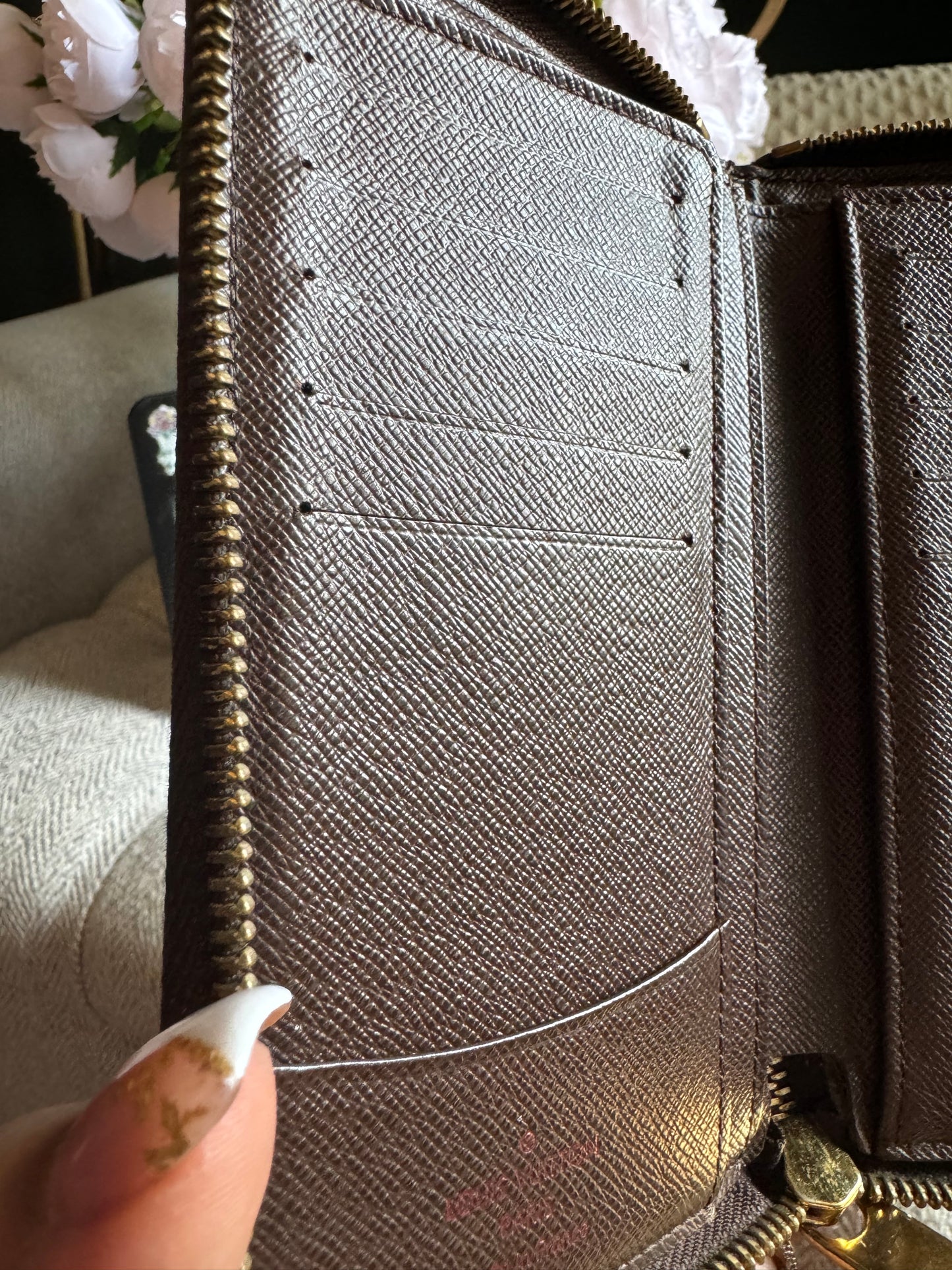 Louis Vuitton Midsize wallet in Damier Ebene