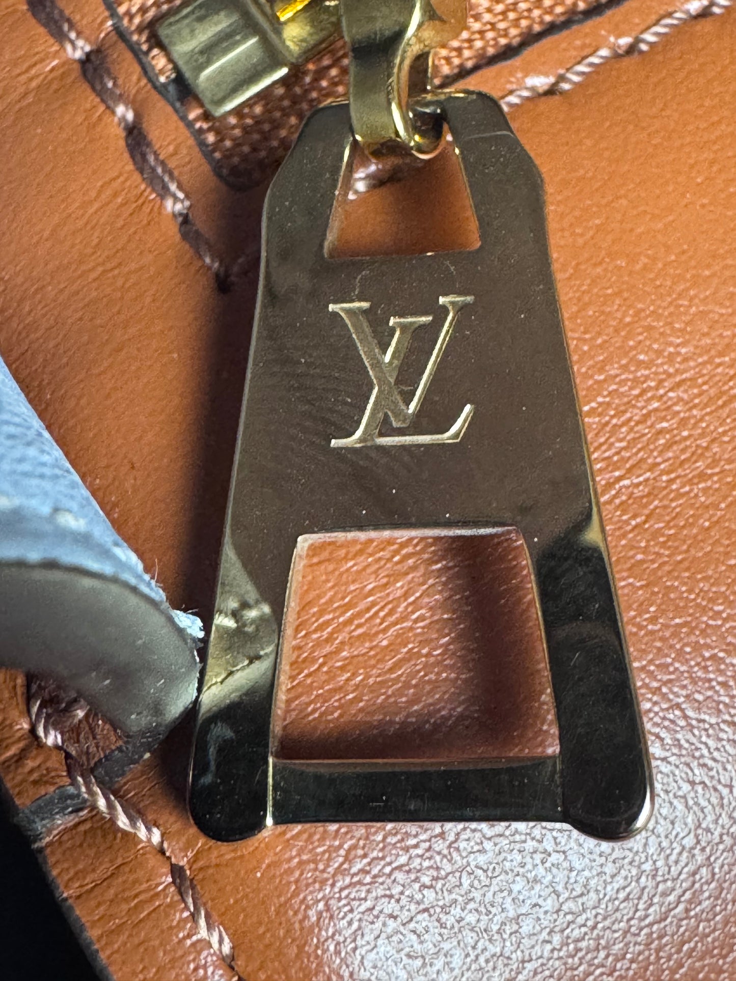 Louis Vuitton Pont Neuf