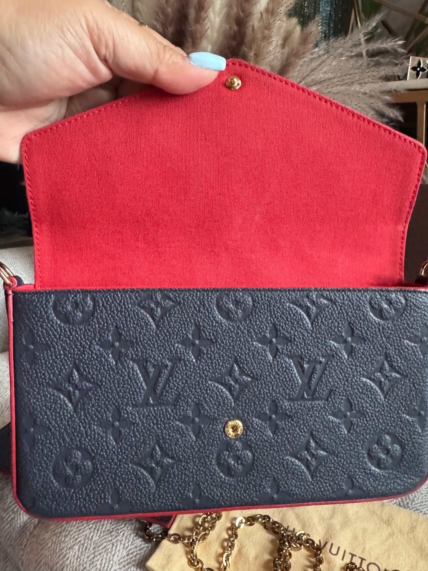 Louis Vuitton Pochette Felicie in Empreinte Marine Rouge