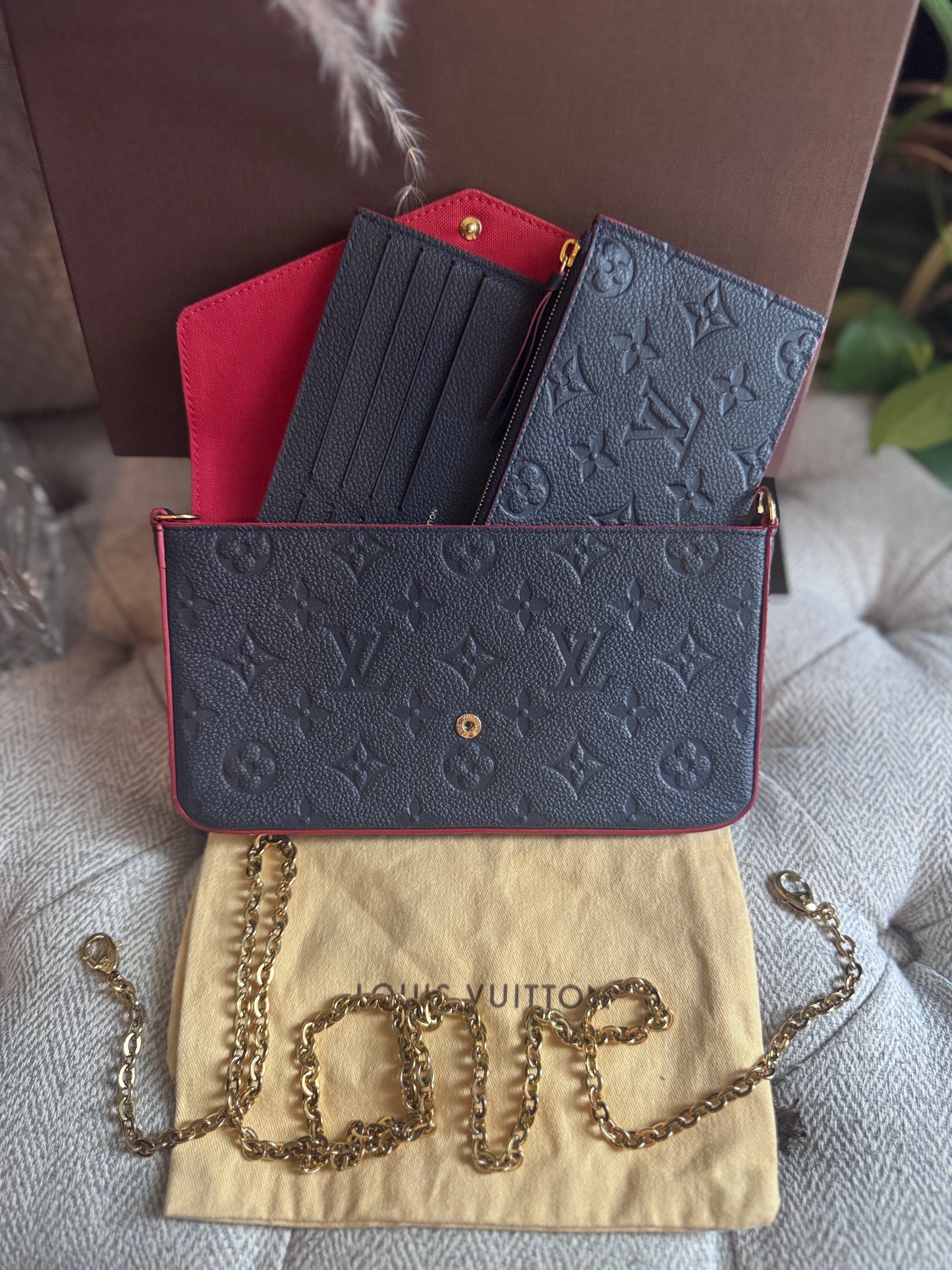 Louis Vuitton Pochette Felicie in Empreinte Marine Rouge