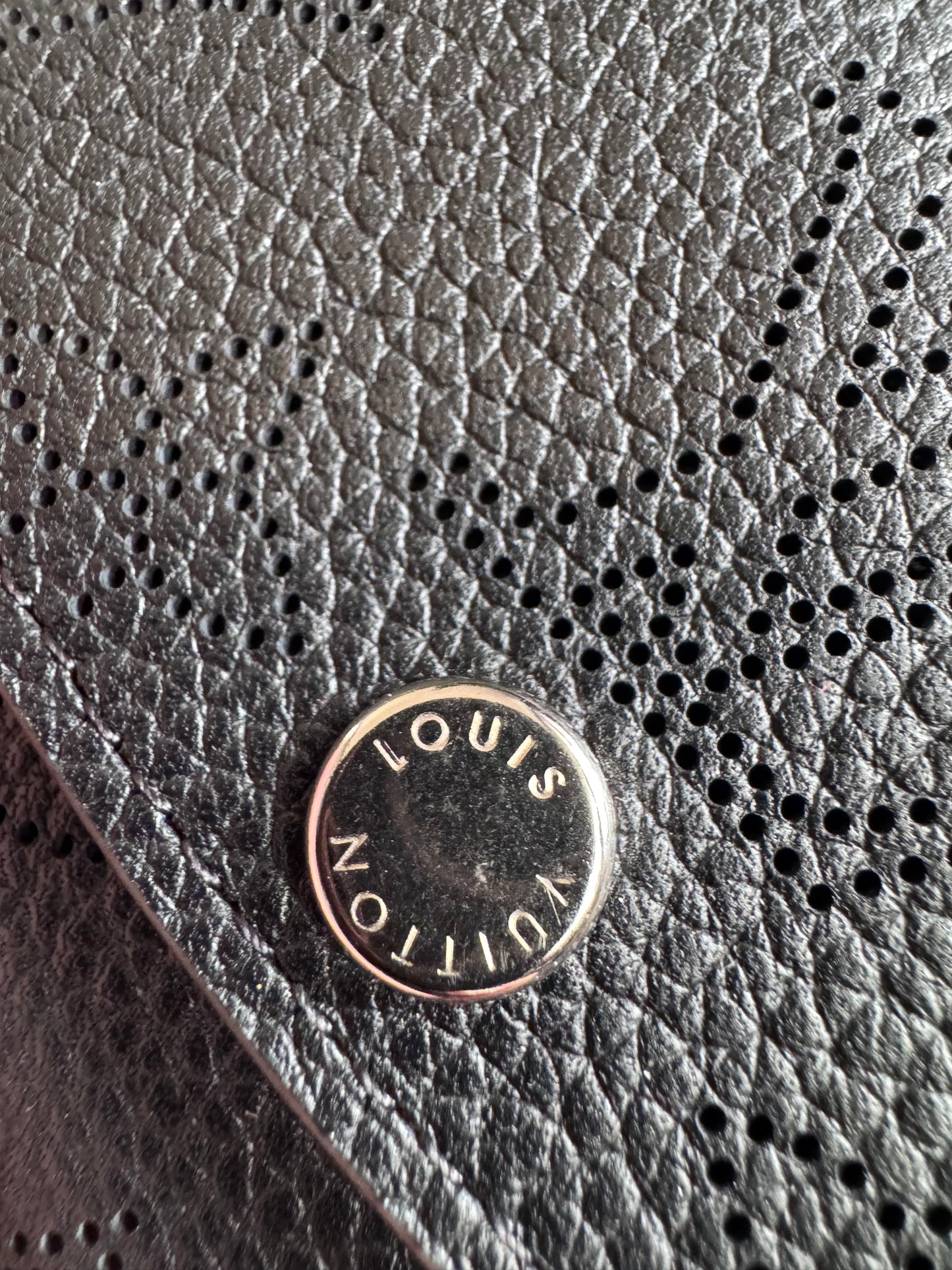 Louis Vuitton Anaé Mahina wallet