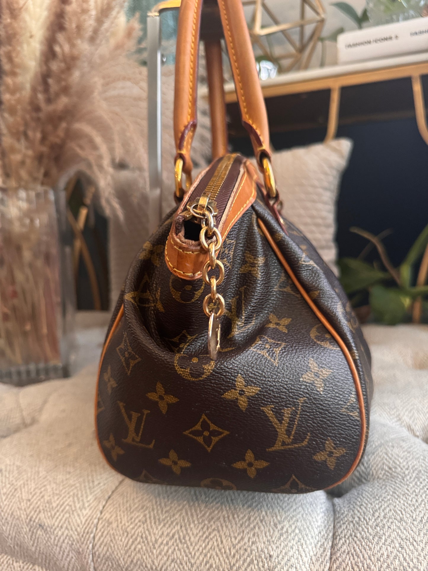 Louis Vuitton Vintage Tivoli PM
