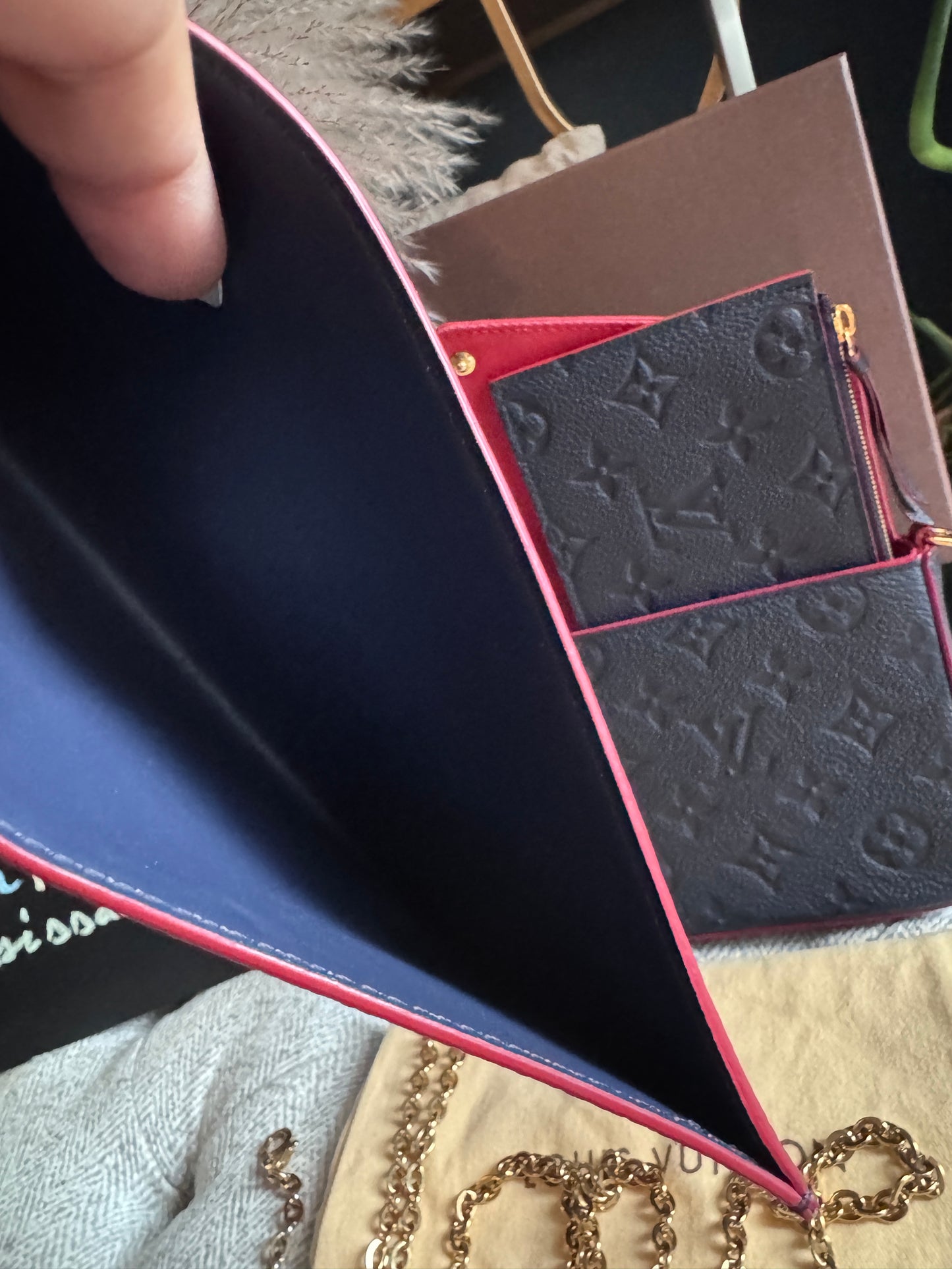 Louis Vuitton Pochette Felicie in Empreinte Marine Rouge