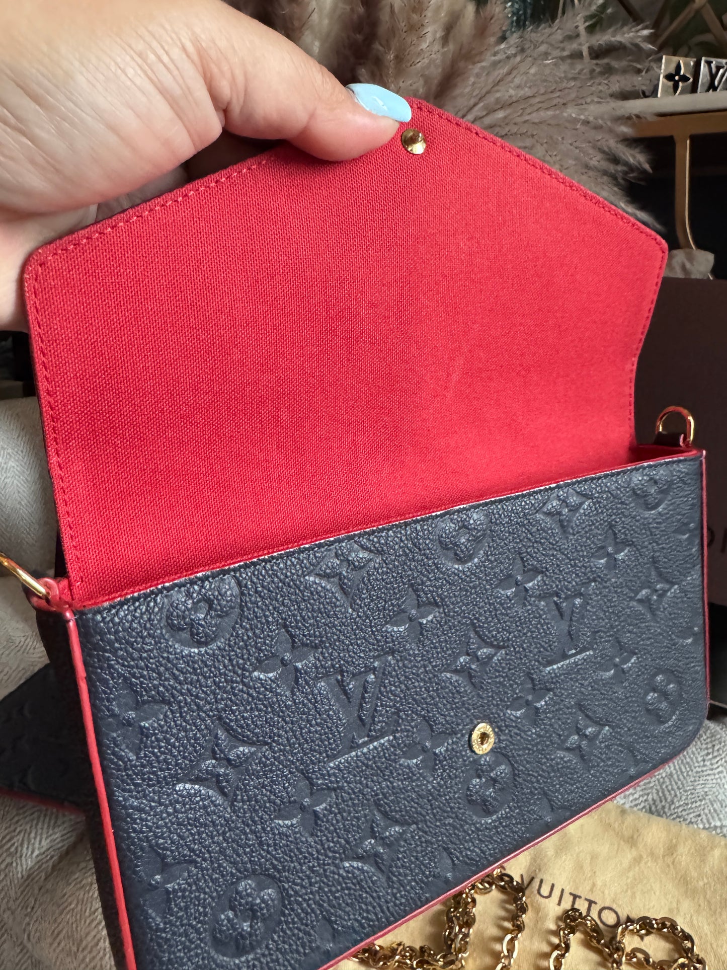 Louis Vuitton Pochette Felicie in Empreinte Marine Rouge