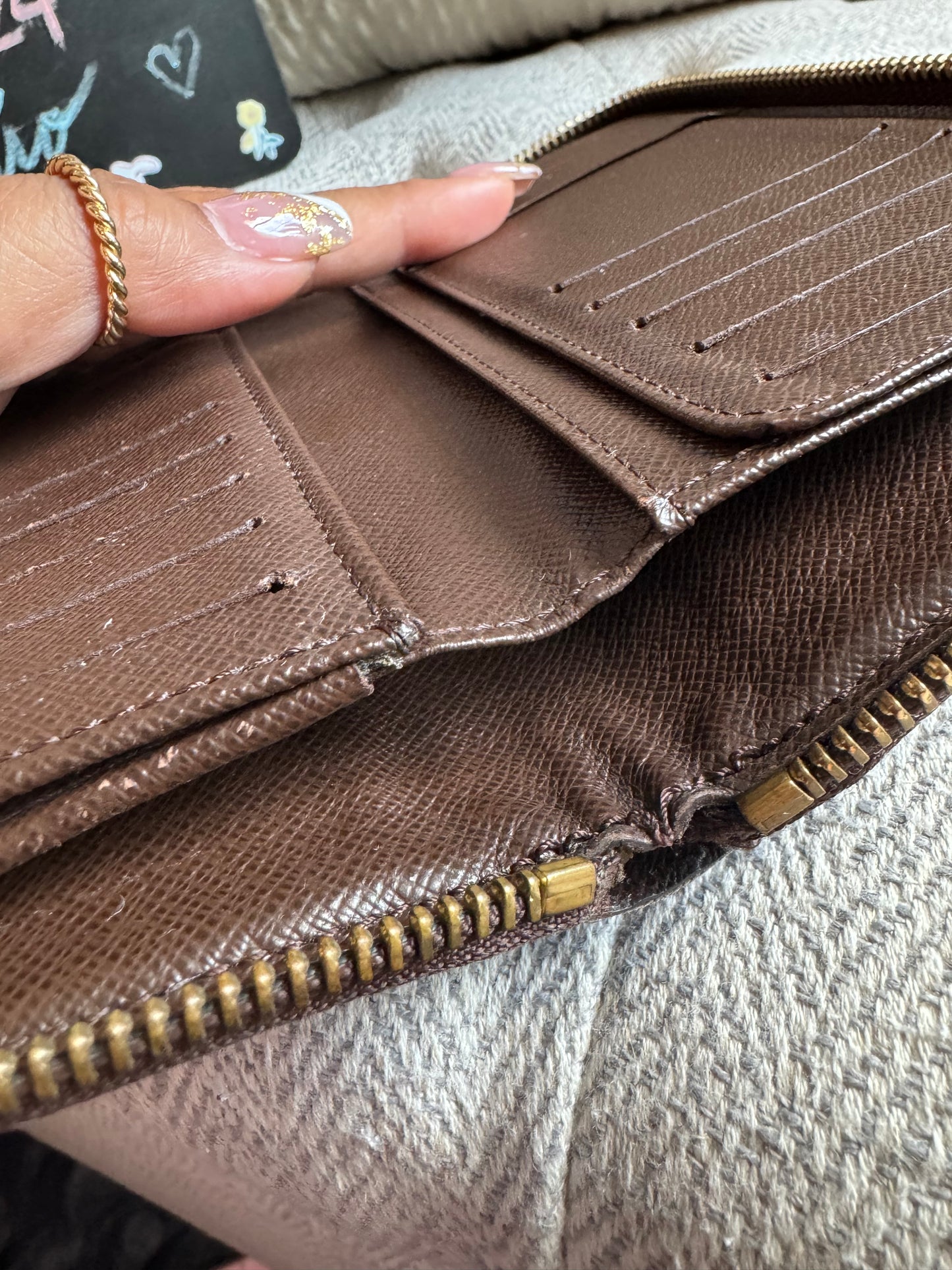 Louis Vuitton Midsize wallet in Damier Ebene