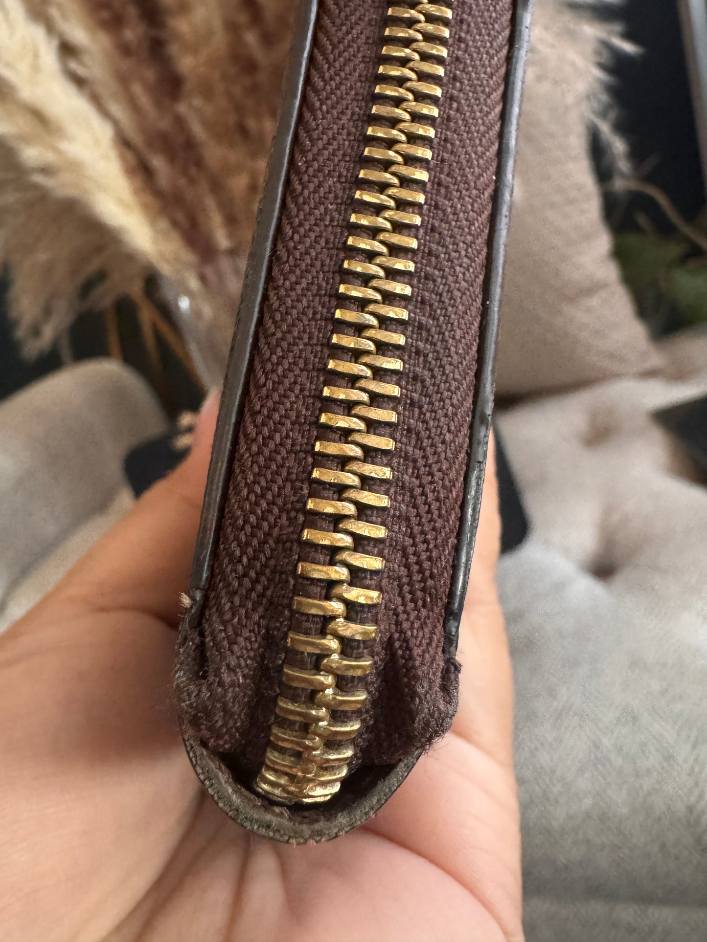 LOUIS VUITTON Zippy Wallet in Monogram