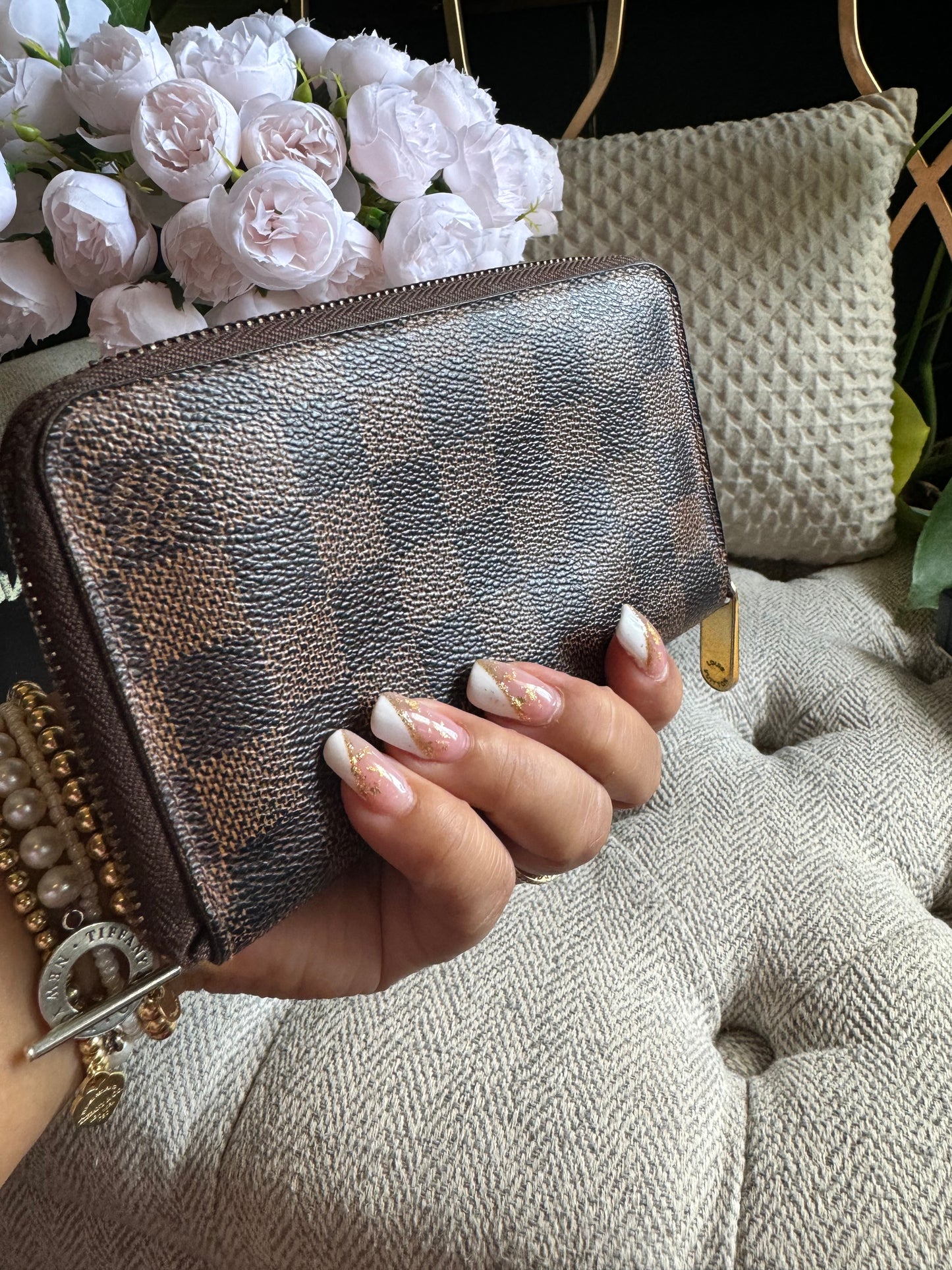 Louis Vuitton Midsize wallet in Damier Ebene