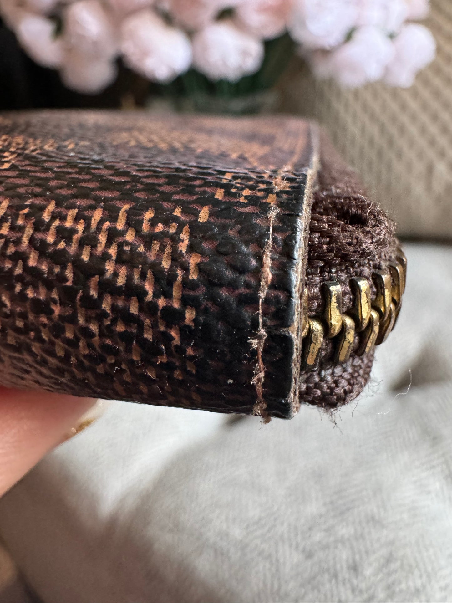Louis Vuitton Midsize wallet in Damier Ebene