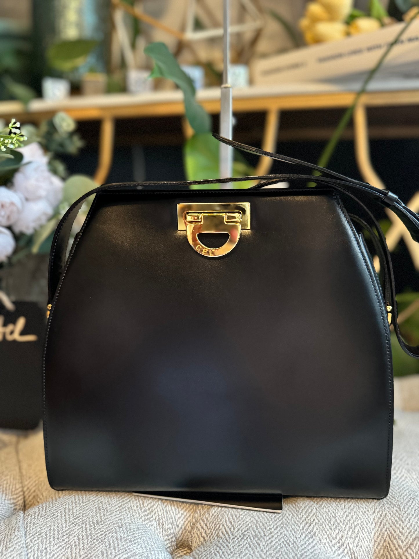 Celine Vintage Crossbody/Shoulder bag in Black, Gold Hardware