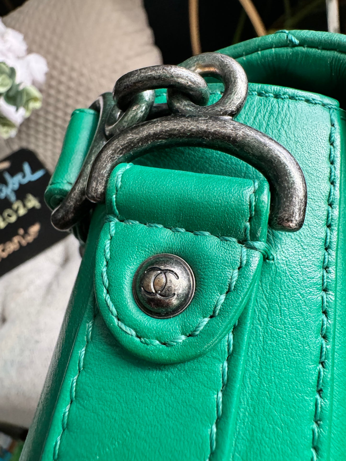 Chanel Rock My Shoulder Flap Green Quilted Calfskin/ Naturally Grained Sheepskin Inner Lining/MAR -Métal Aged Ruthenium Hardware (SN 24221601)
