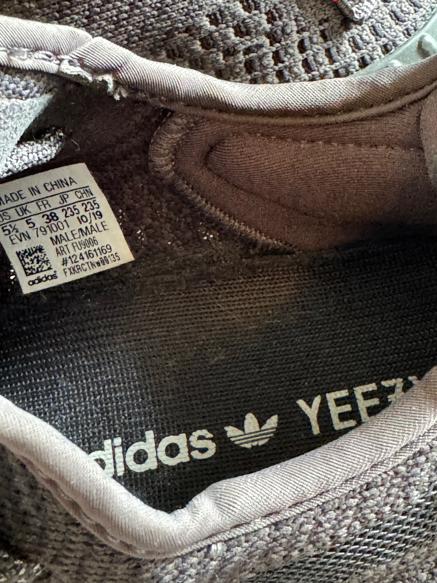 Adidas Yeezy Boost black/black