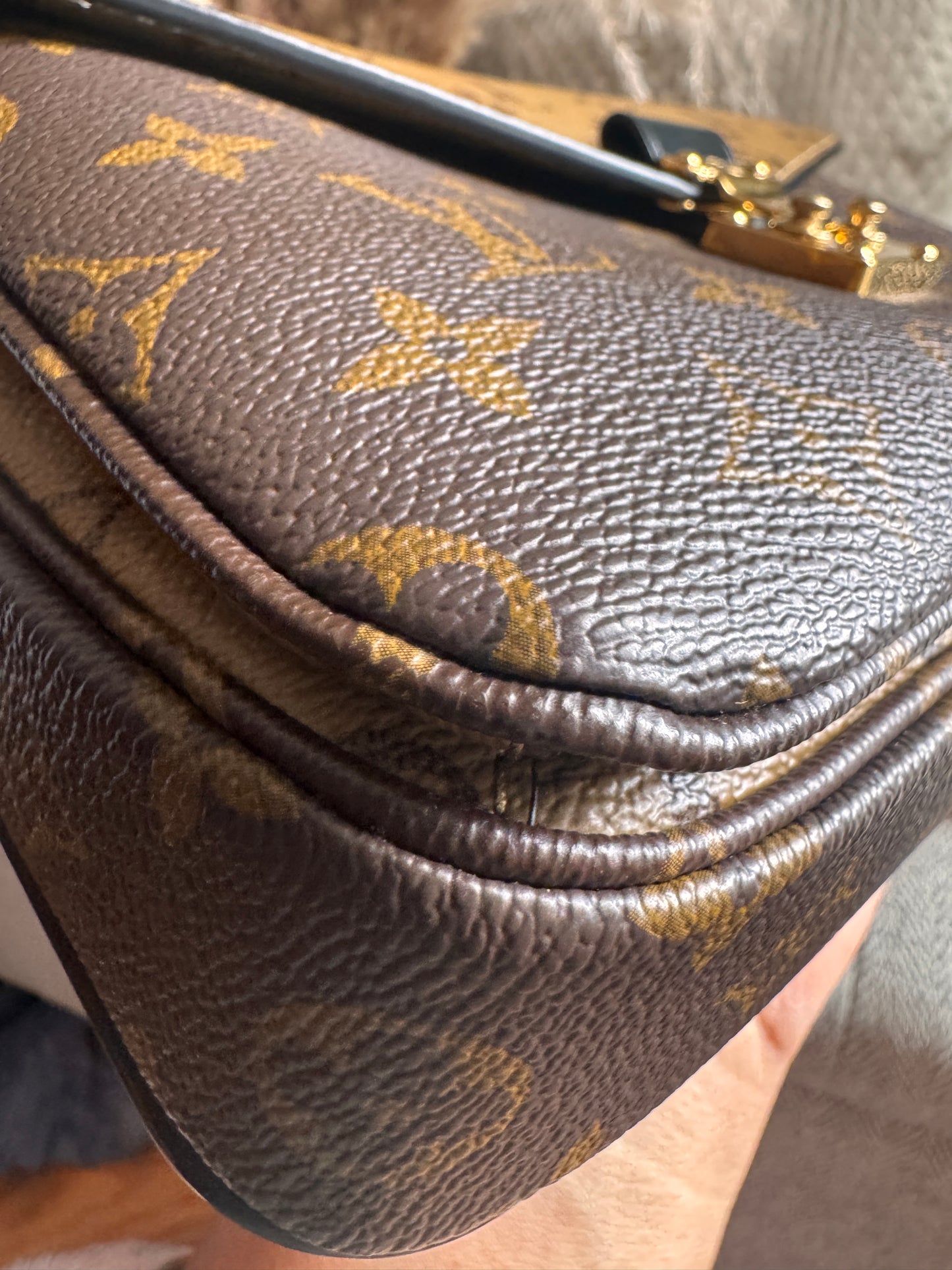 Louis Vuitton Pochette Metis in Reverse Monogram