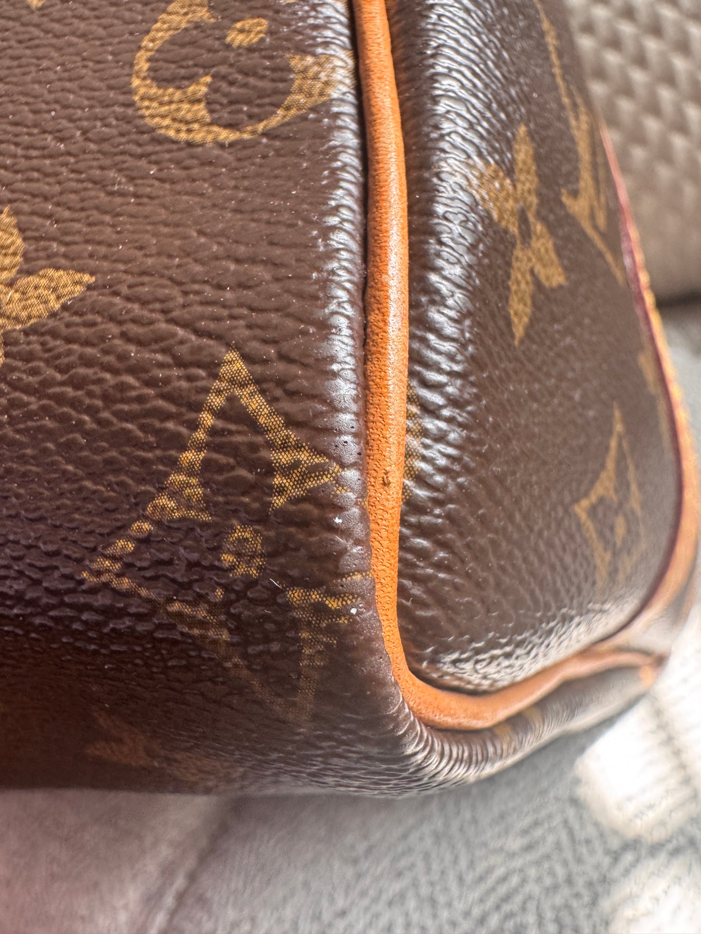 Louis Vuitton Speedy B 25 in monogram