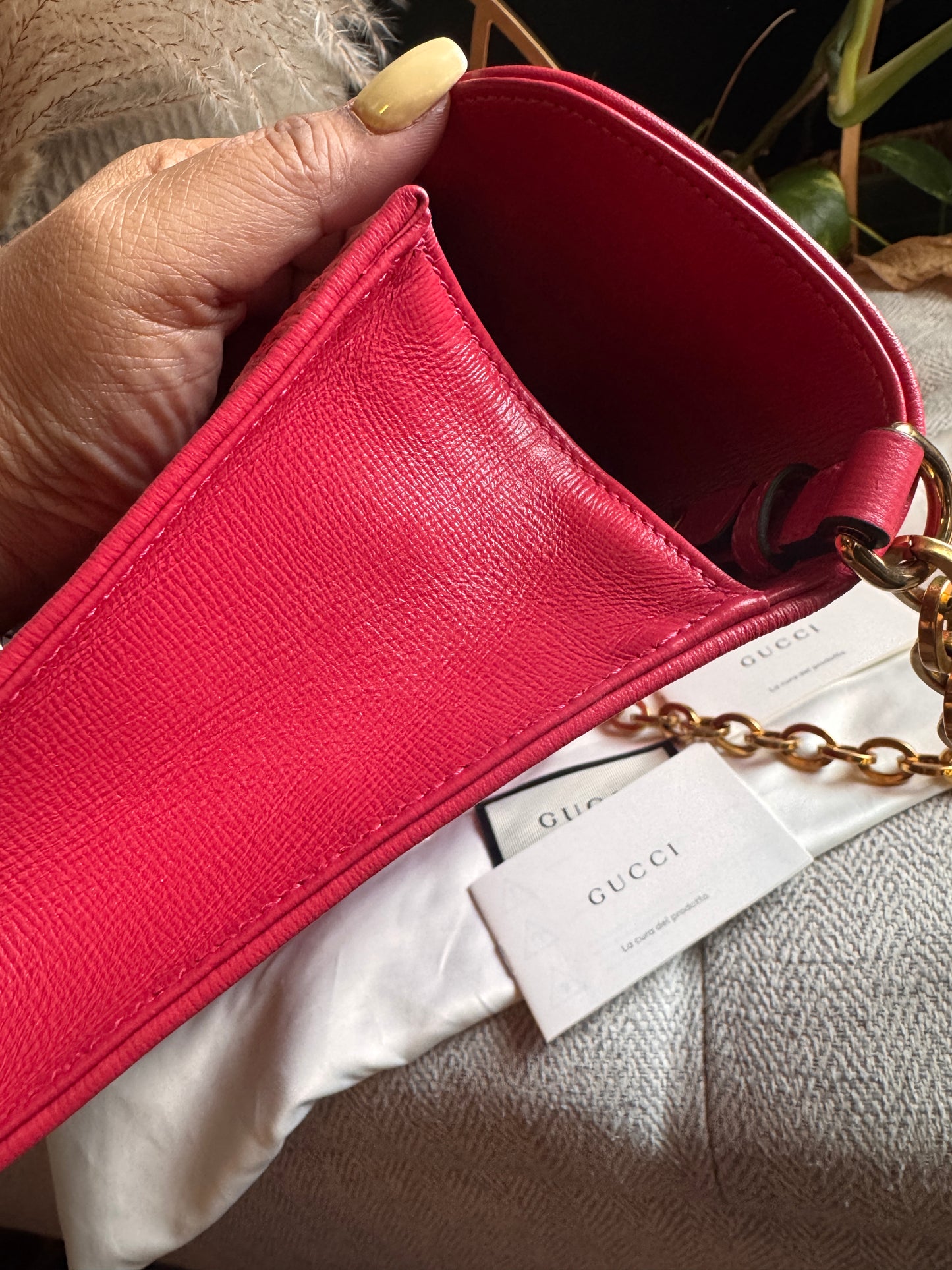 Gucci Horsebit 1955 Raffia Chain Bag in Red