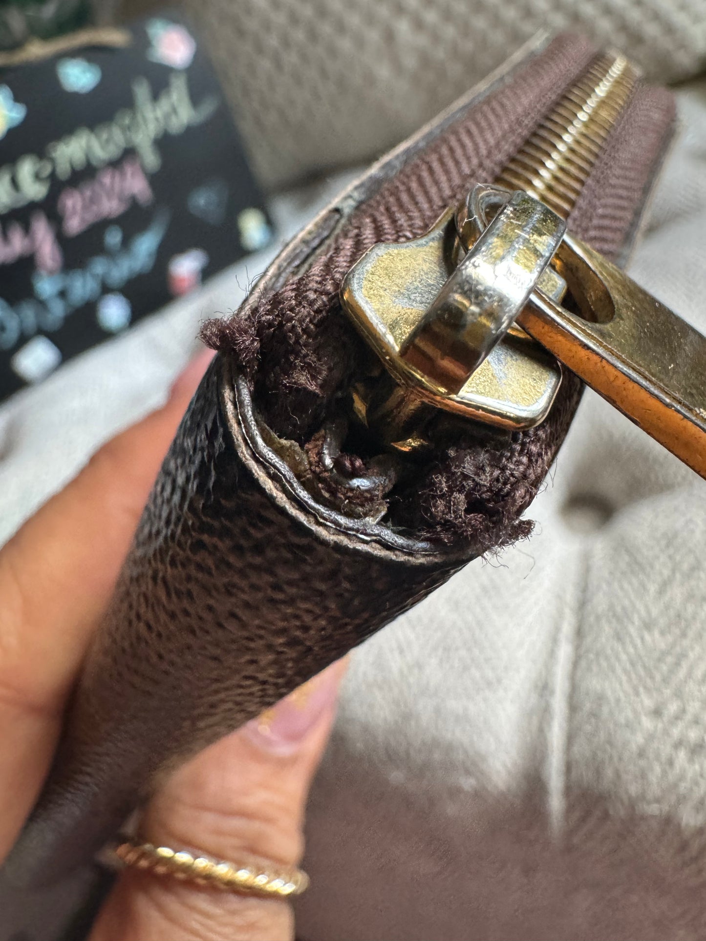 Louis Vuitton Midsize wallet in Damier Ebene
