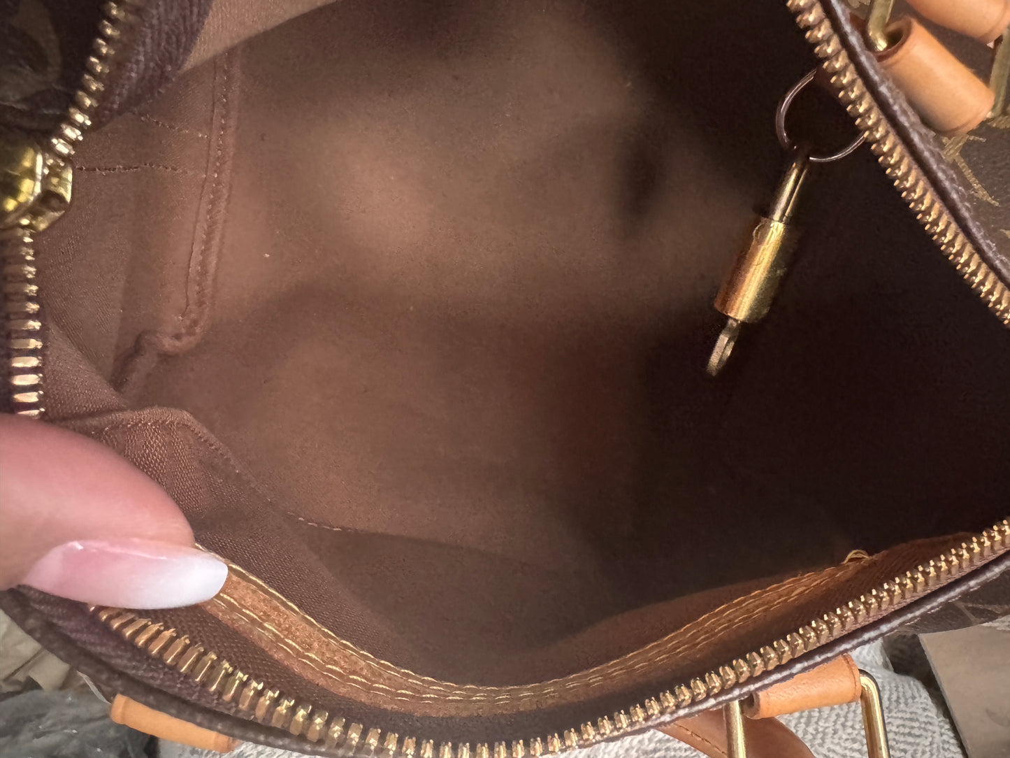 Louis Vuitton Speedy B 25 in monogram