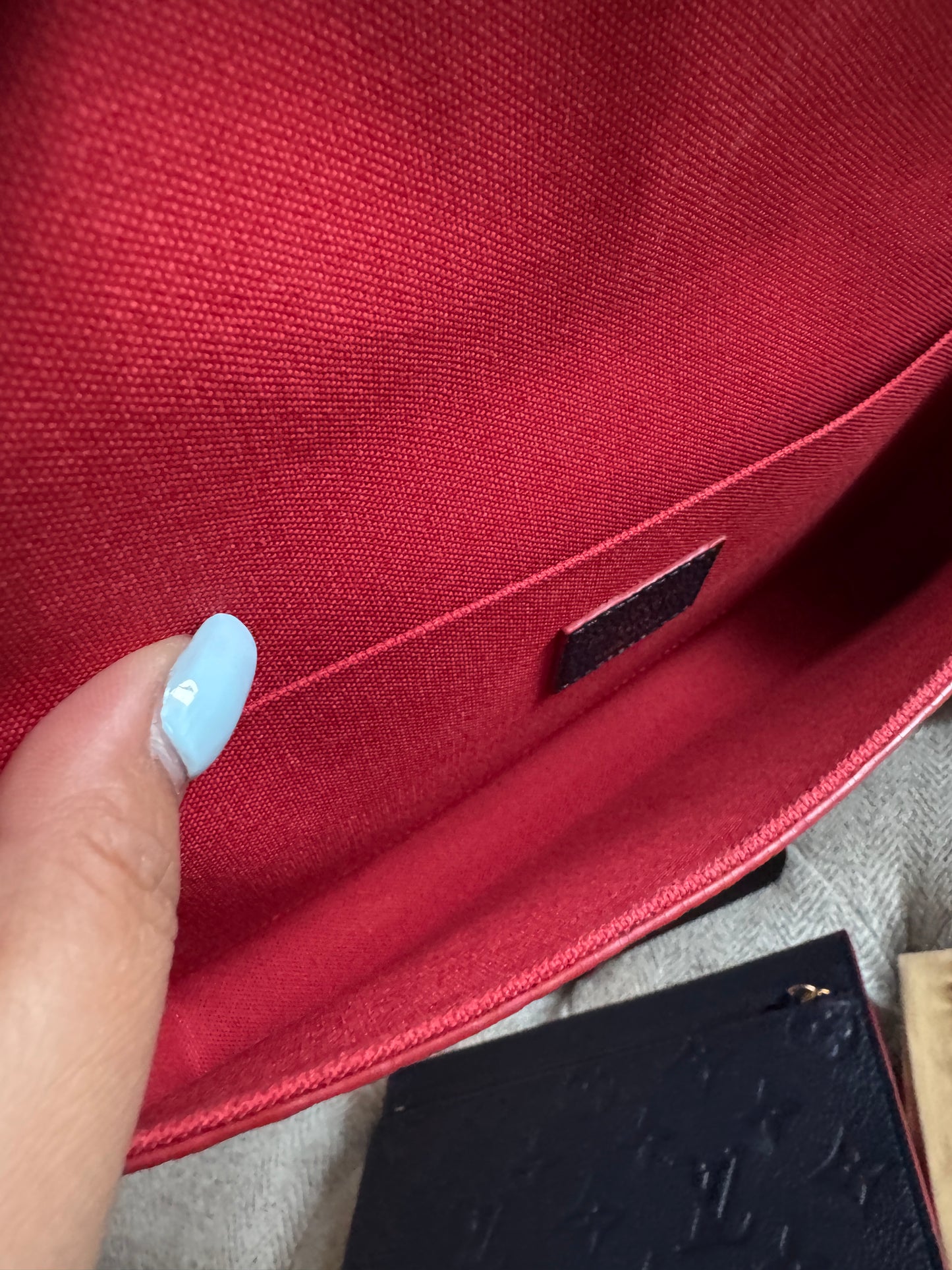 Louis Vuitton Pochette Felicie in Empreinte Marine Rouge
