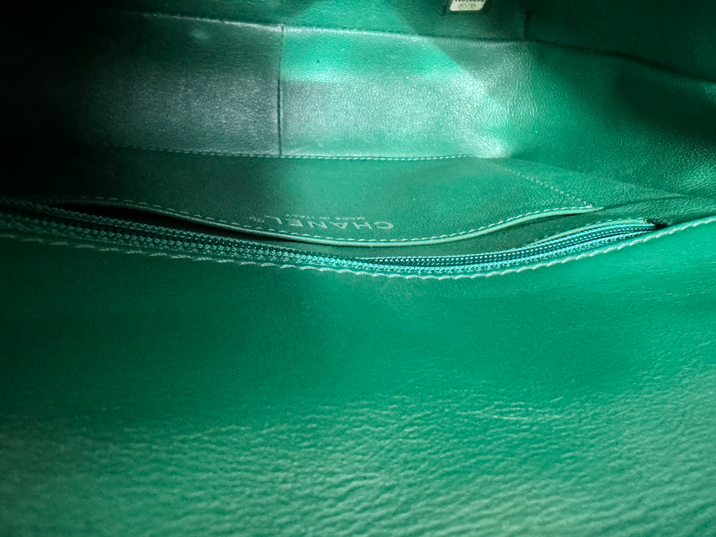 Chanel Rock My Shoulder Flap Green Quilted Calfskin/ Naturally Grained Sheepskin Inner Lining/MAR -Métal Aged Ruthenium Hardware (SN 24221601)