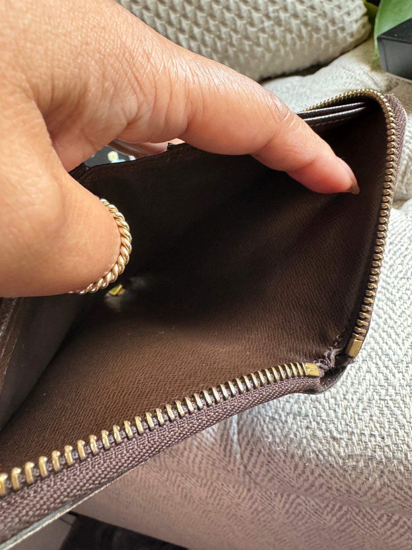 Louis Vuitton Midsize wallet in Damier Ebene