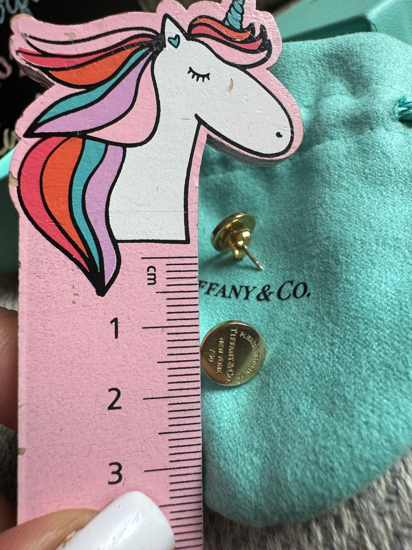 Tiffany&Co 18k Return to Tiffany Round Earrings