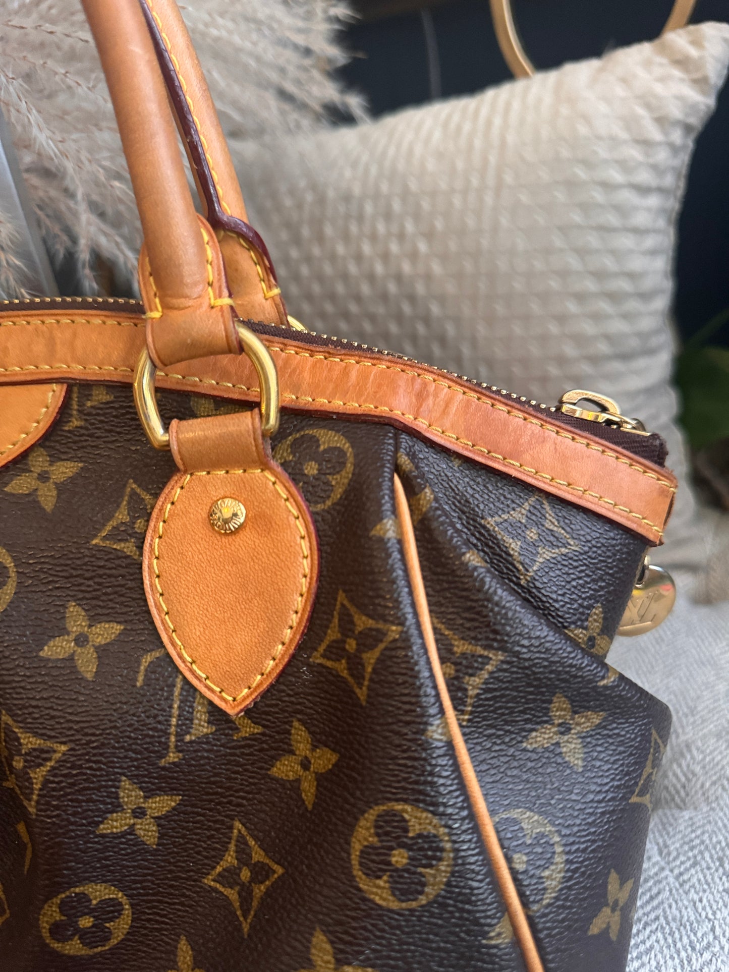 Louis Vuitton Vintage Tivoli PM