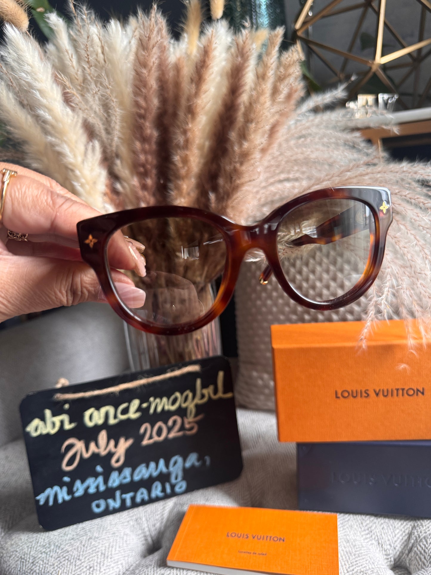 Louis Vuitton Sunnies
