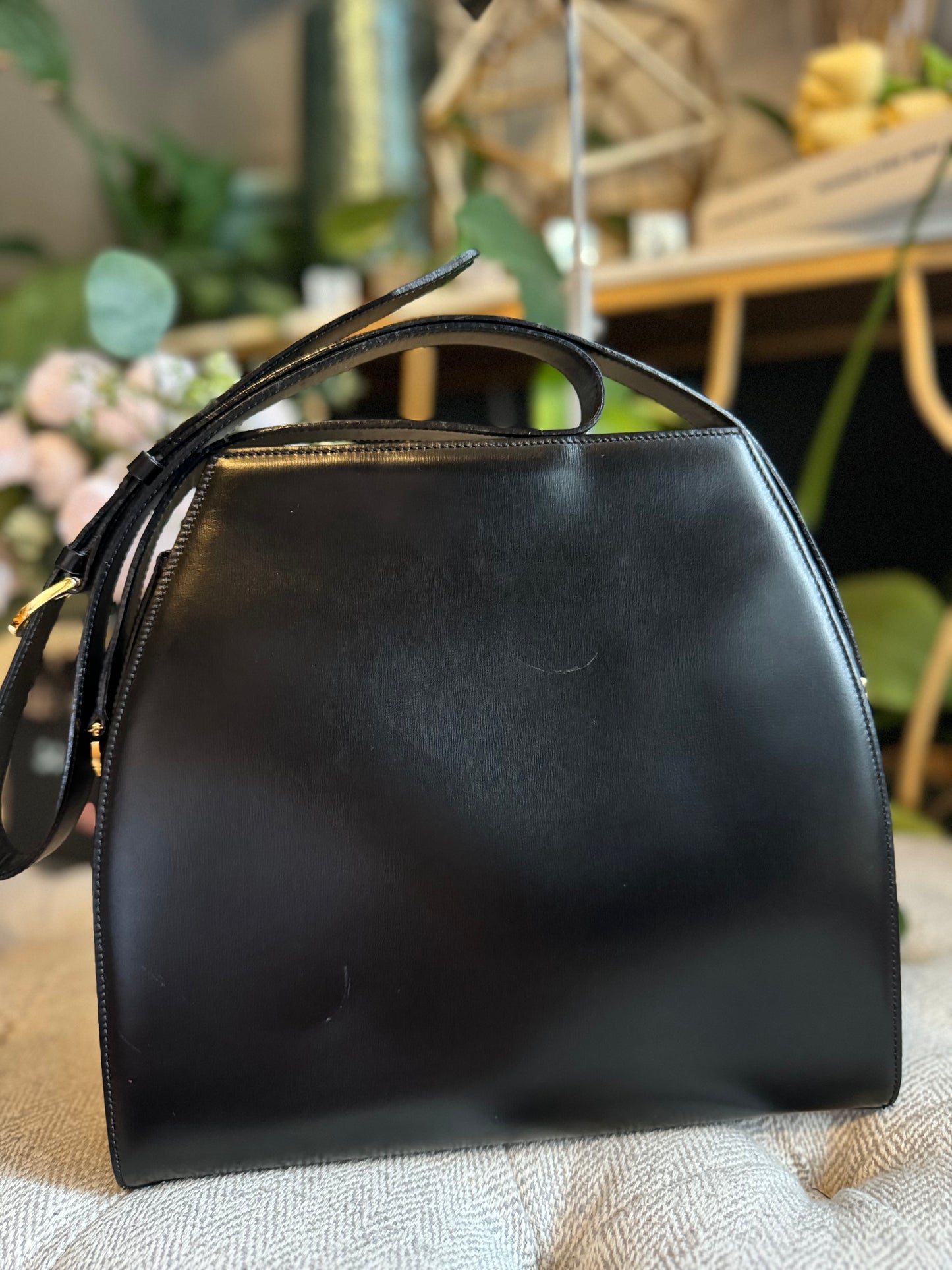 Celine Vintage Crossbody/Shoulder bag in Black, Gold Hardware