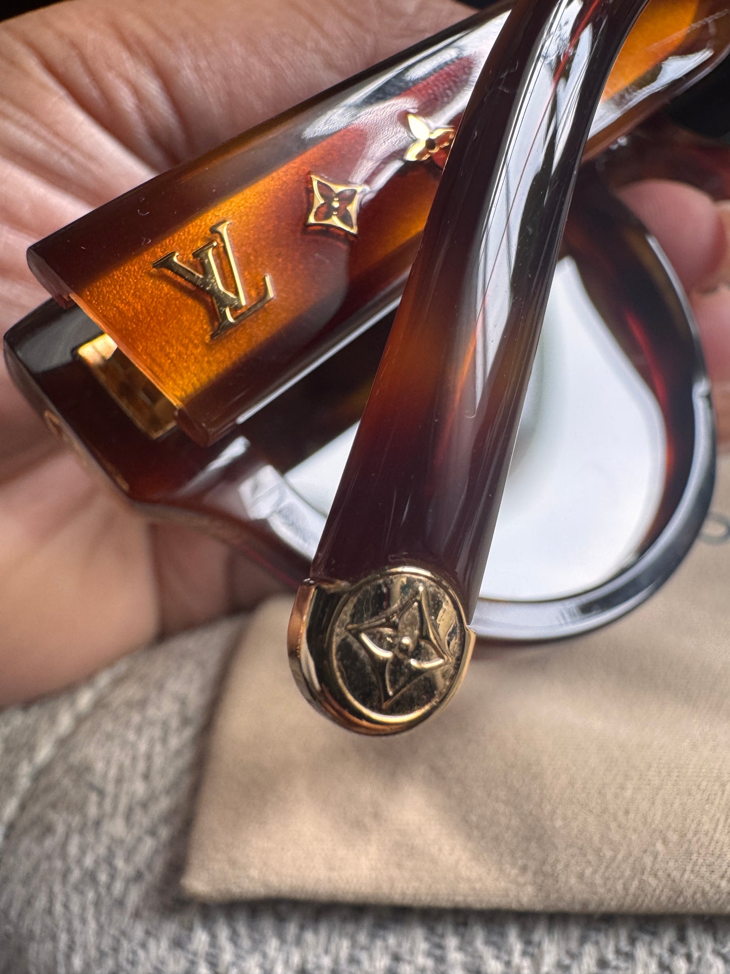 Louis Vuitton Sunnies
