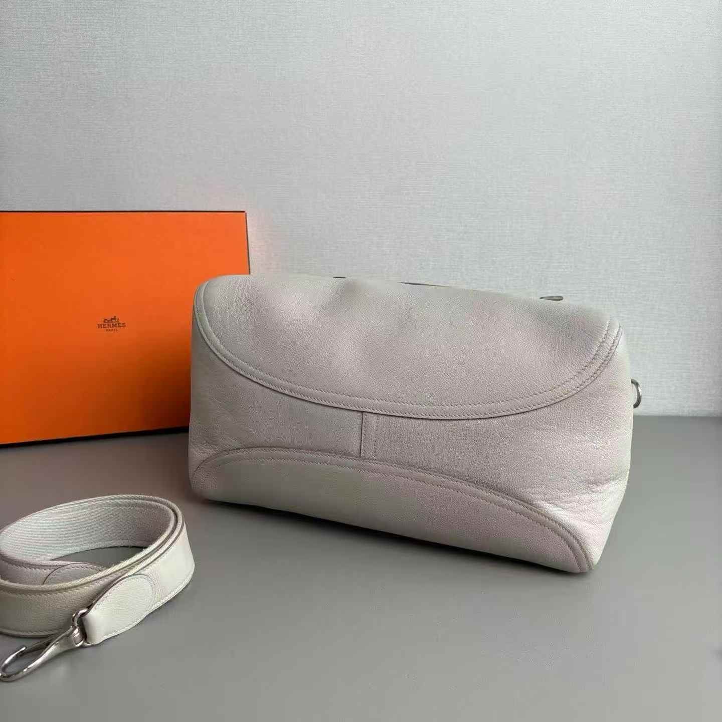 FOR PREORDER ONLY- Hermes Oxer
