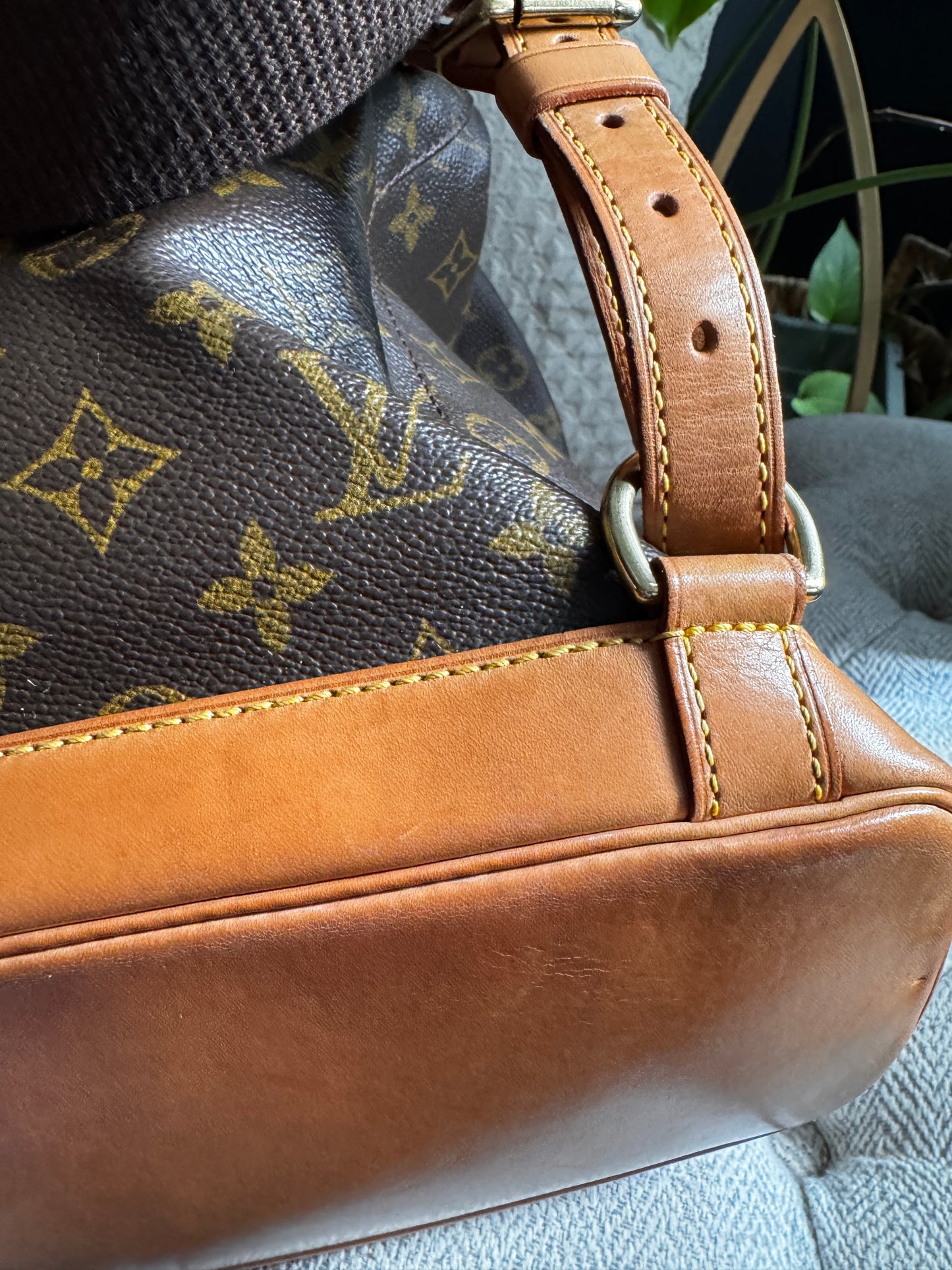 Louis Vuitton Vintage Montsouris GM