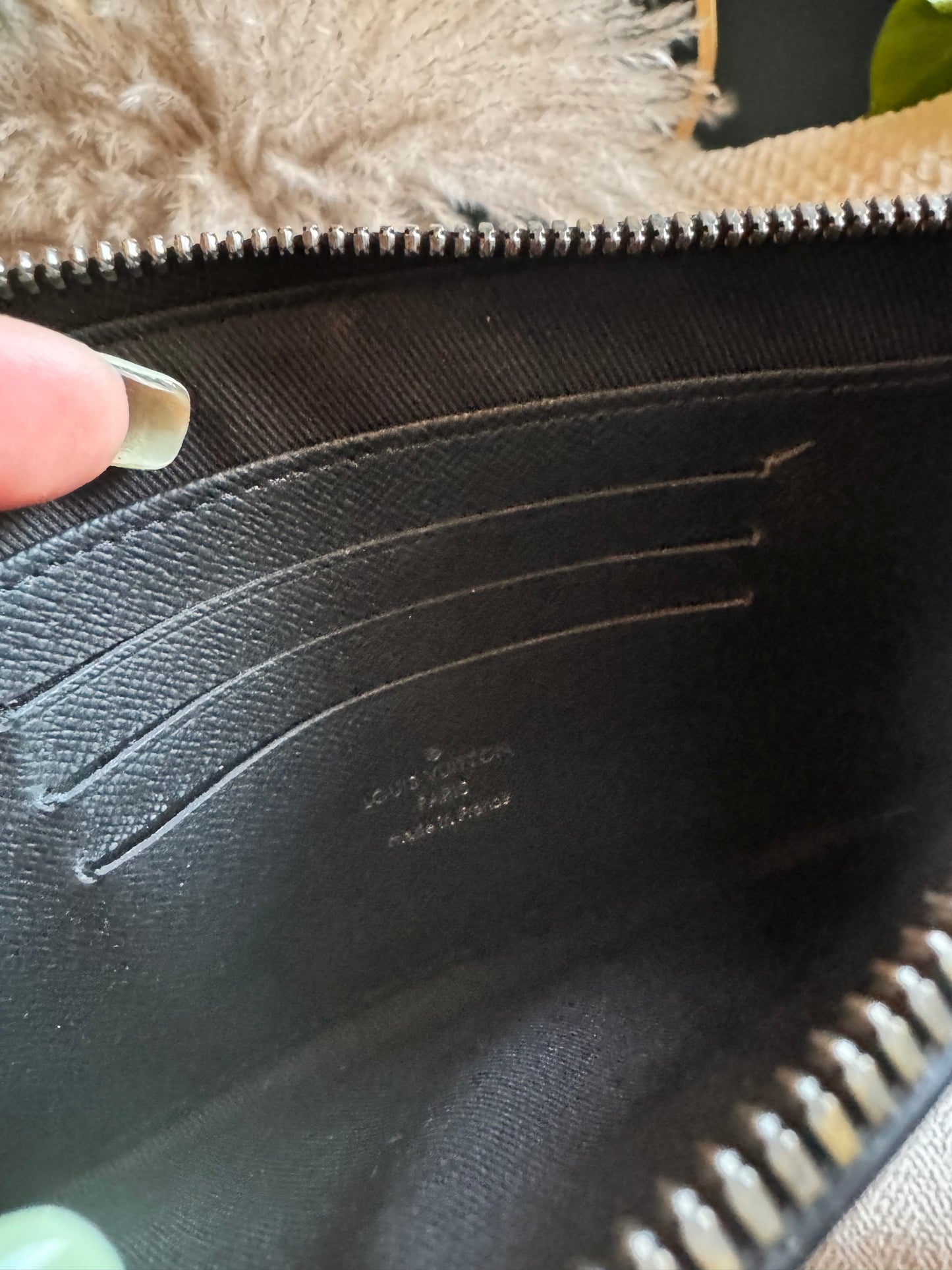 Louis Vuitton Discovery Pouch in Monogram Eclipse