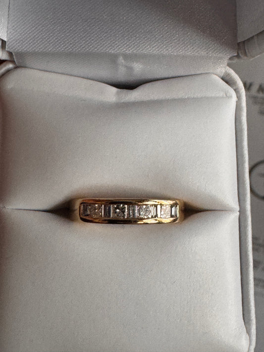 18 k Gold Band with Natural Diamonds