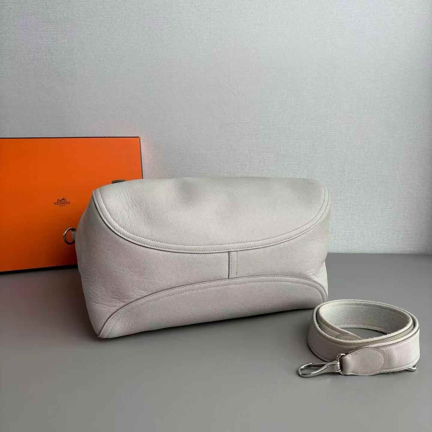 FOR PREORDER ONLY- Hermes Oxer