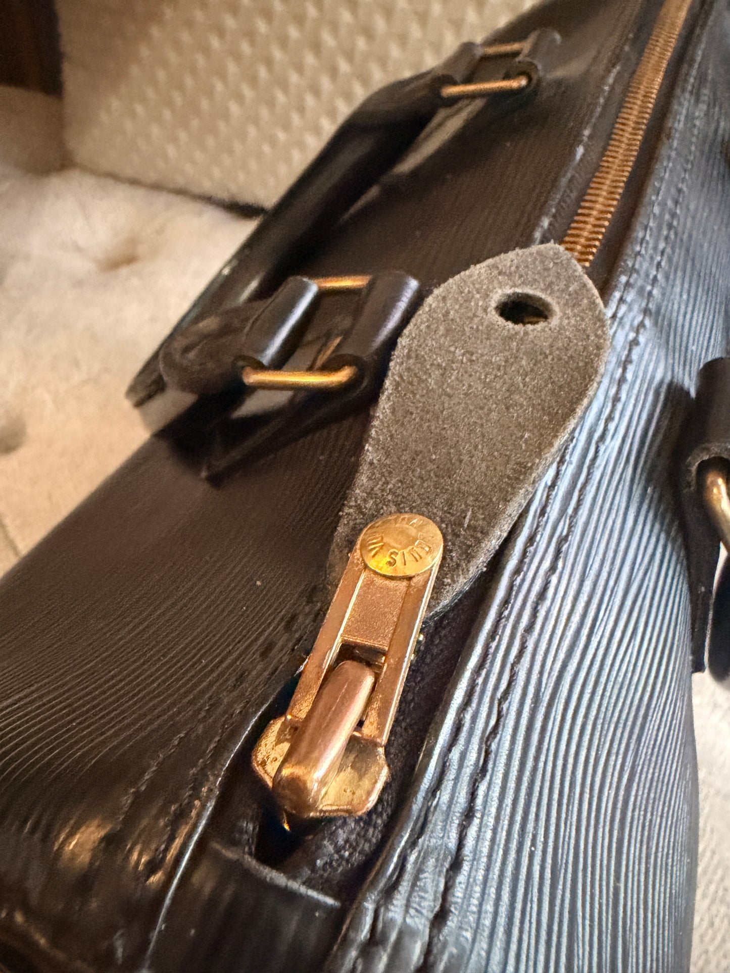 Louis Vuitton Speedy 25 in Epi Noir